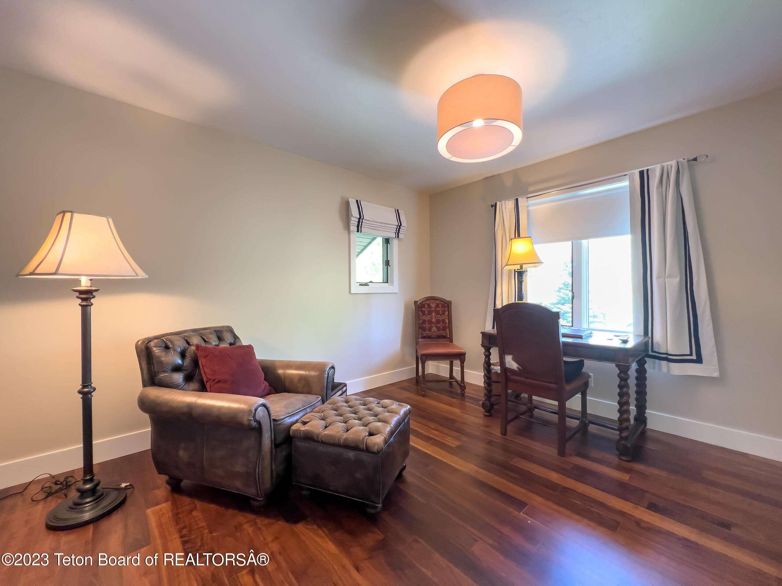 850 WHITEHOUSE Drive