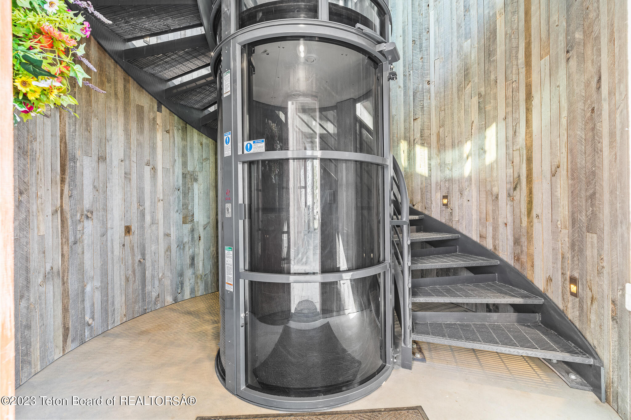 13125 N CRAIGHEAD Lane