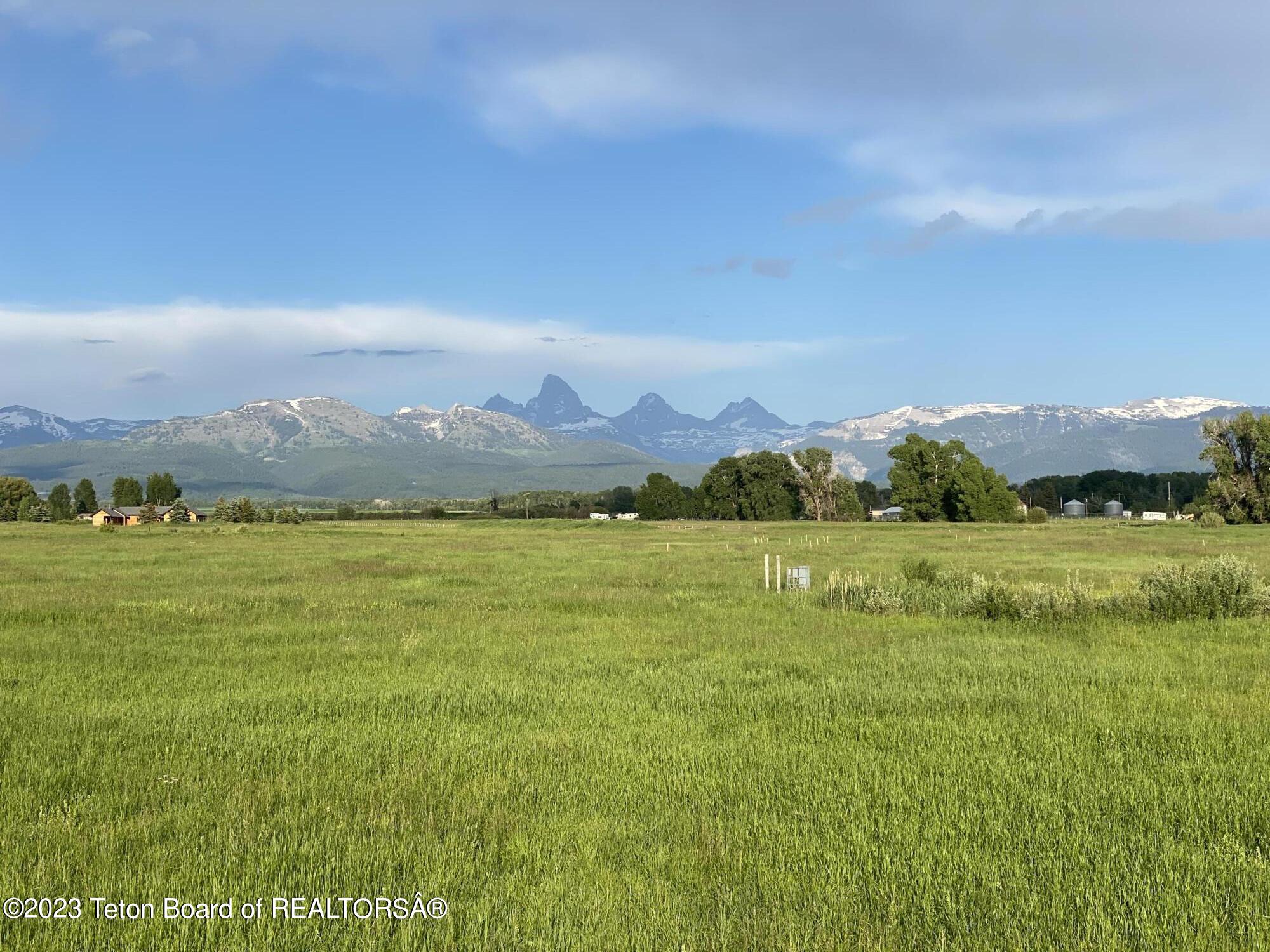 1025 LEIGH MEADOWS Lane