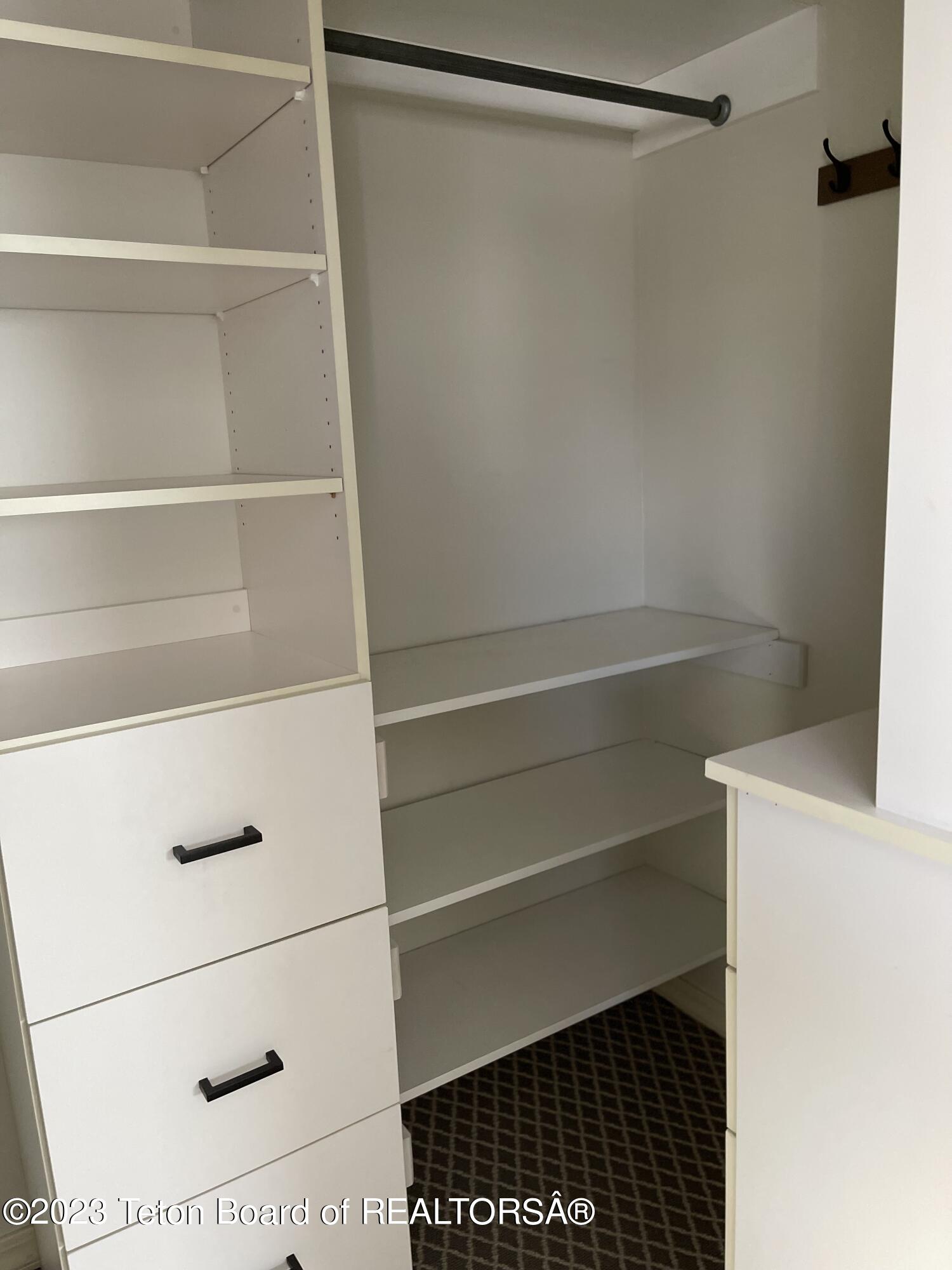 1070 ELK RUN Lane, 58