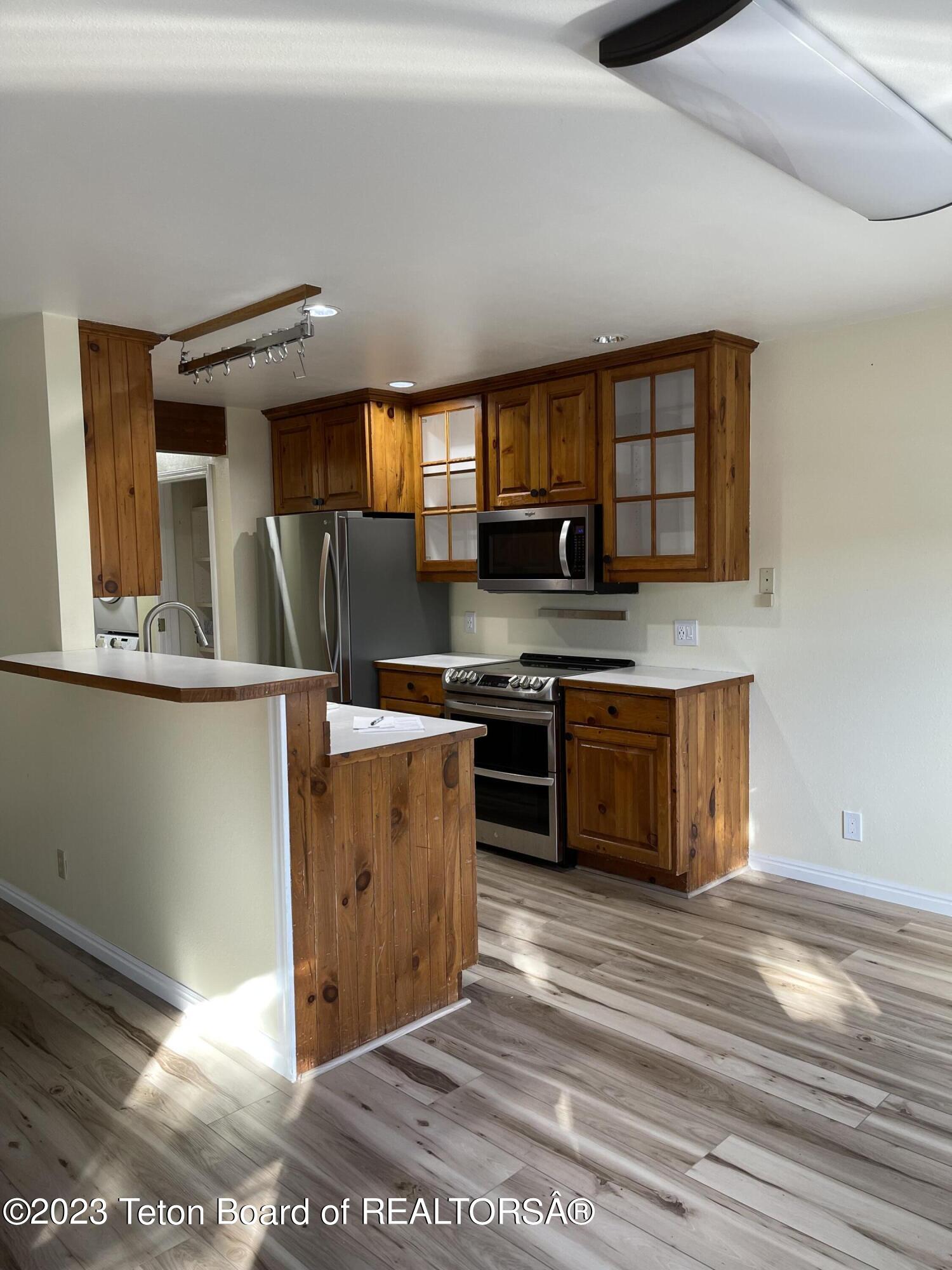 1070 ELK RUN Lane, 58