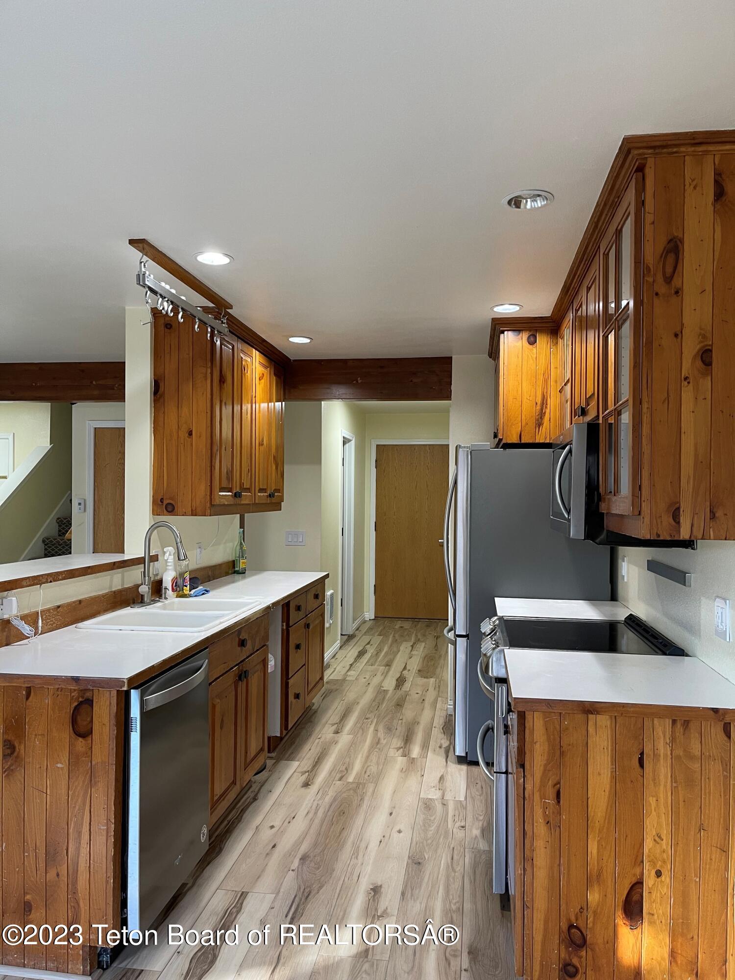 1070 ELK RUN Lane, 58