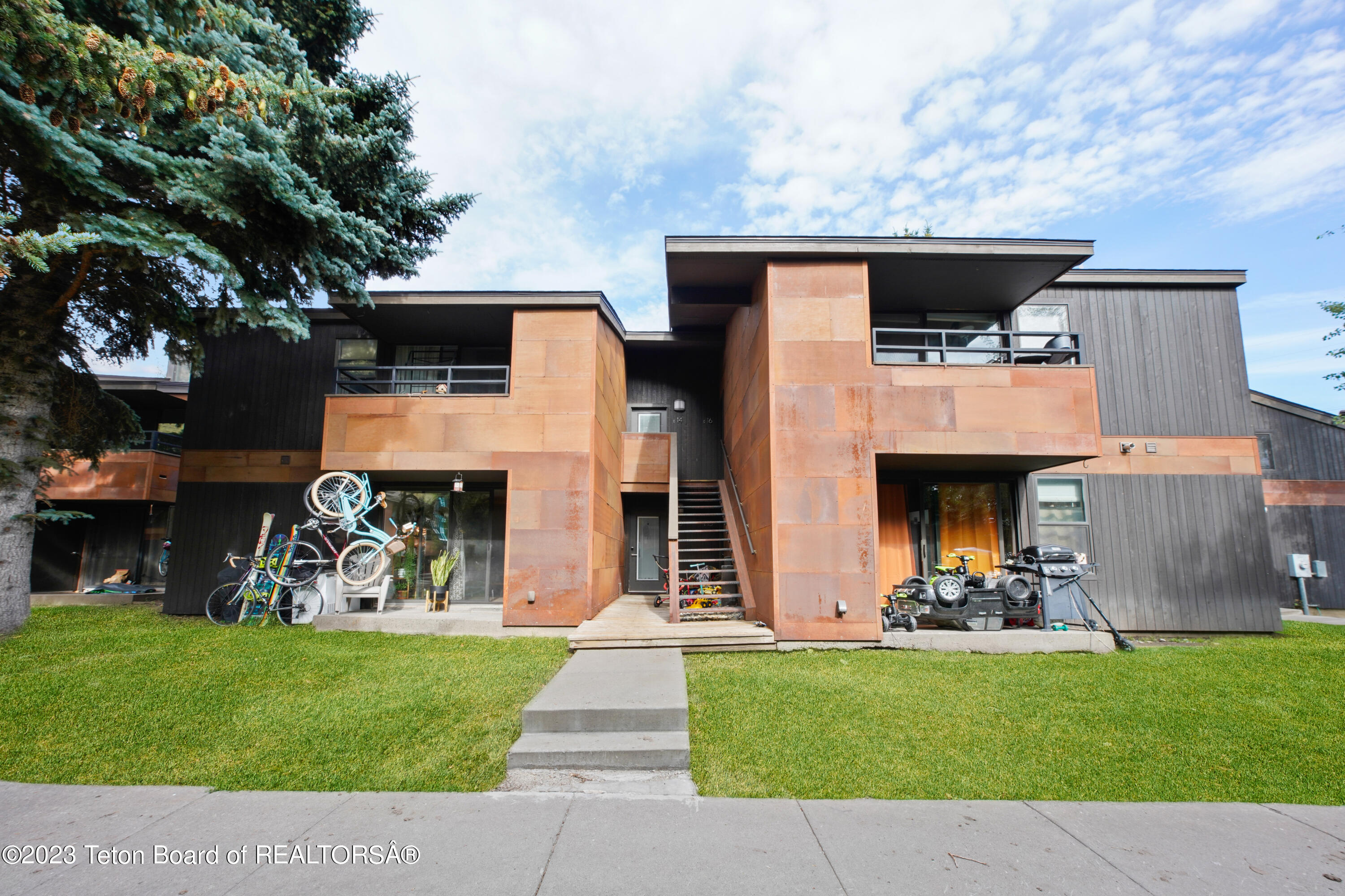 355 W DELONEY Avenue, C-14