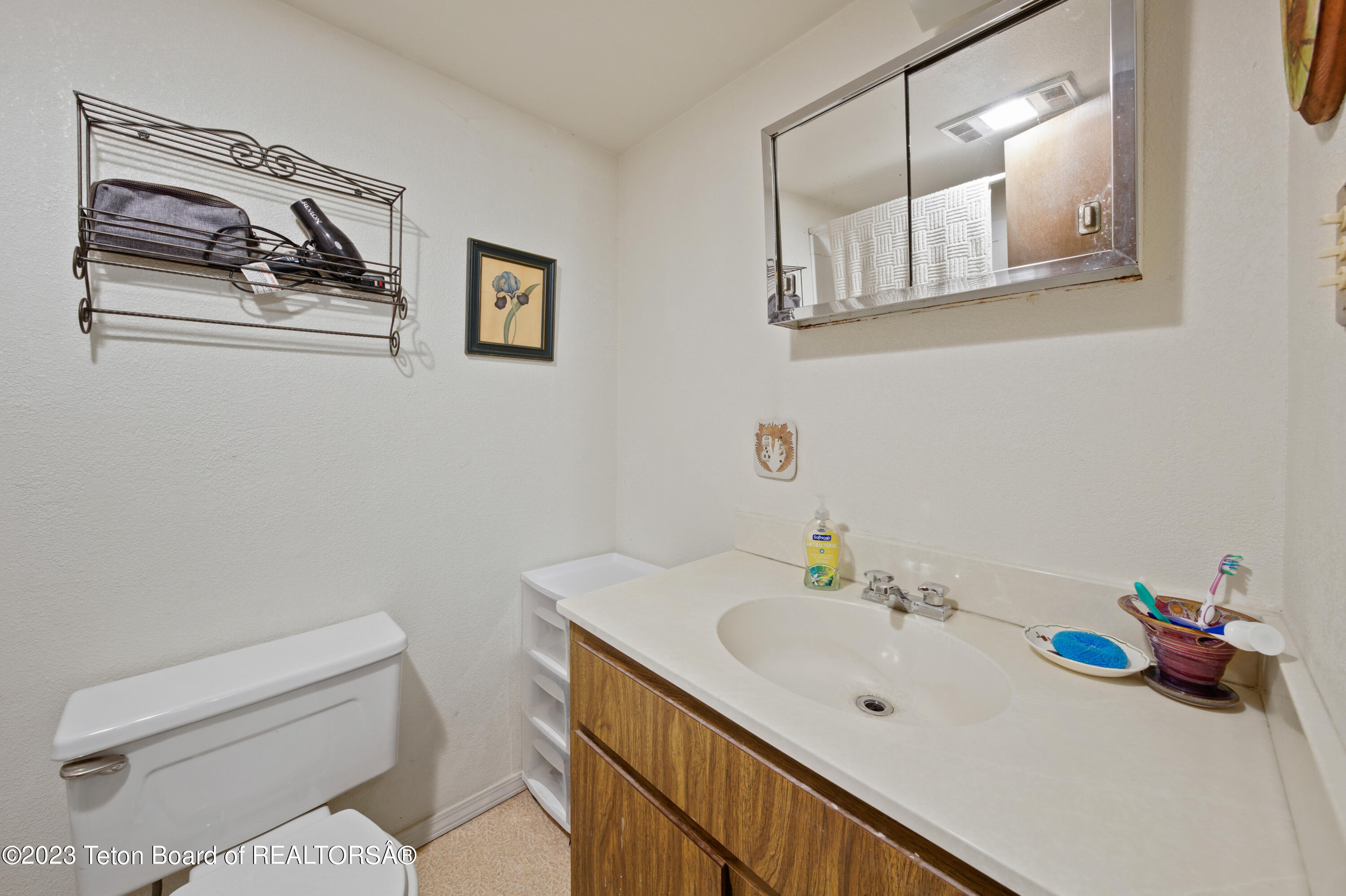 355 W DELONEY Avenue, C-14