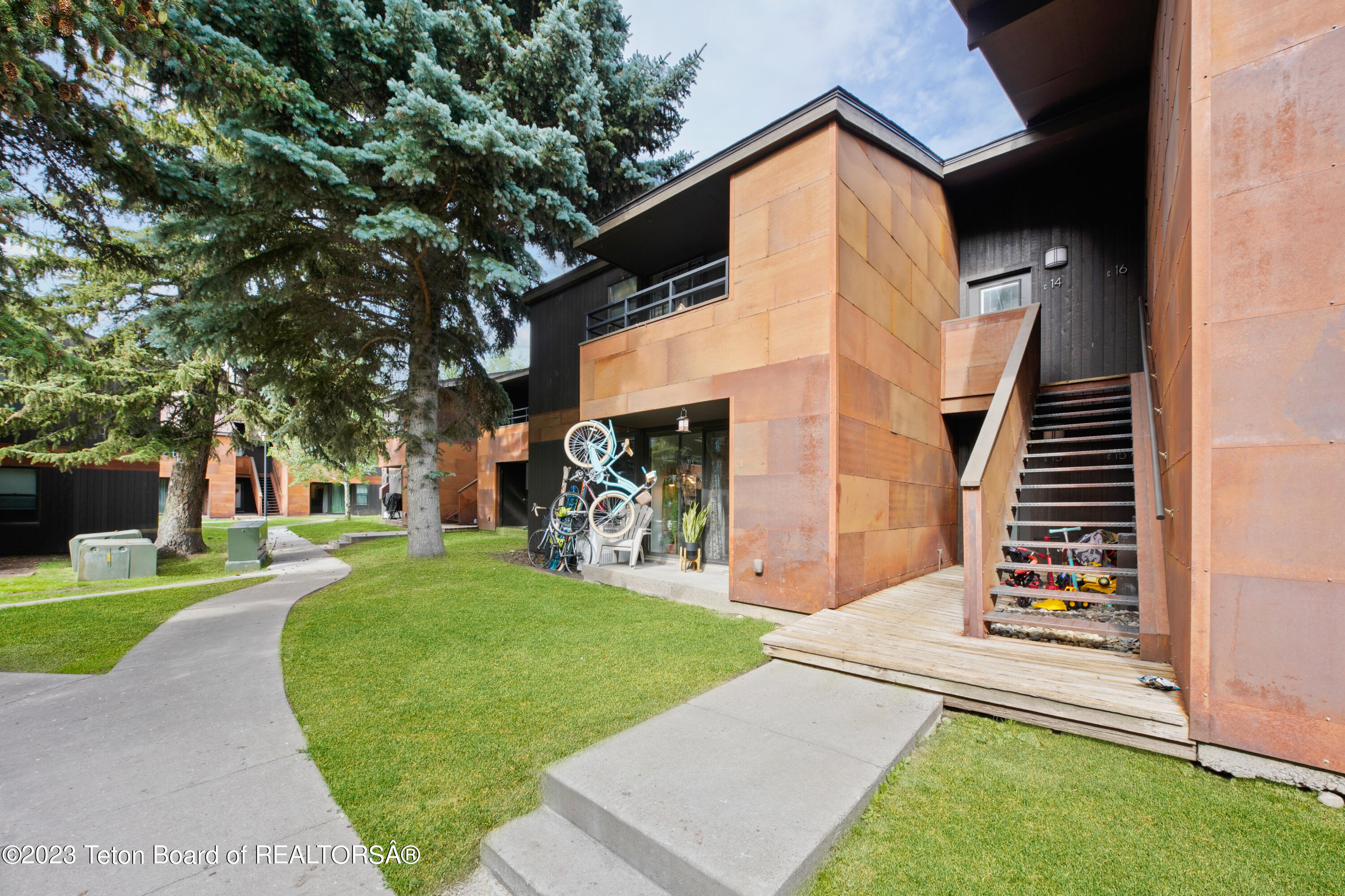 355 W DELONEY Avenue, C-14