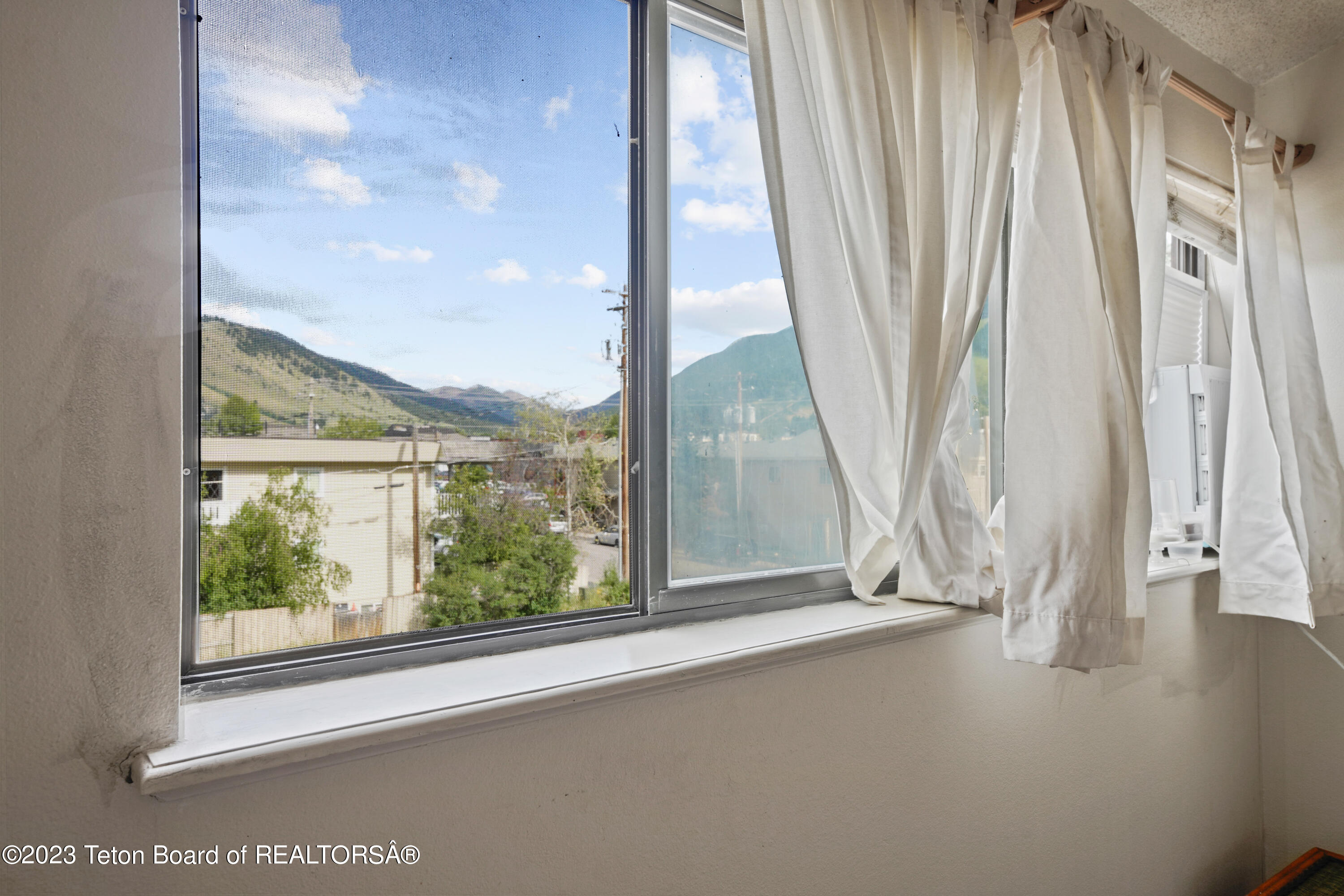 355 W DELONEY Avenue, C-14