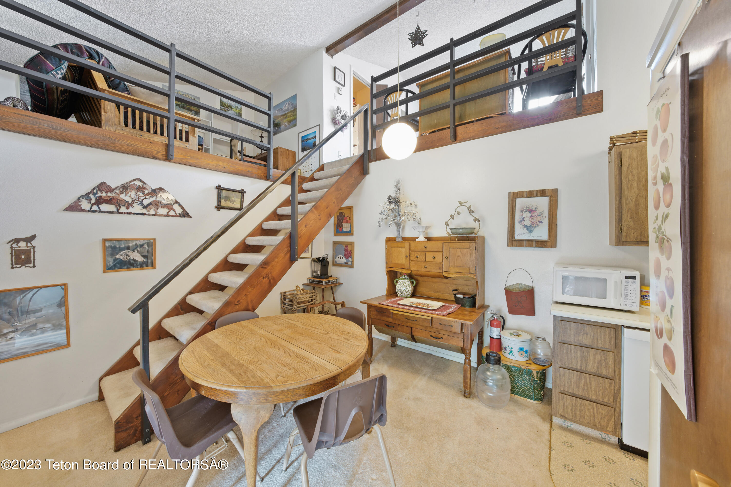 355 W DELONEY Avenue, C-14