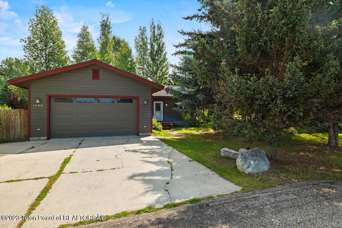 3085 RANGEVIEW Drive