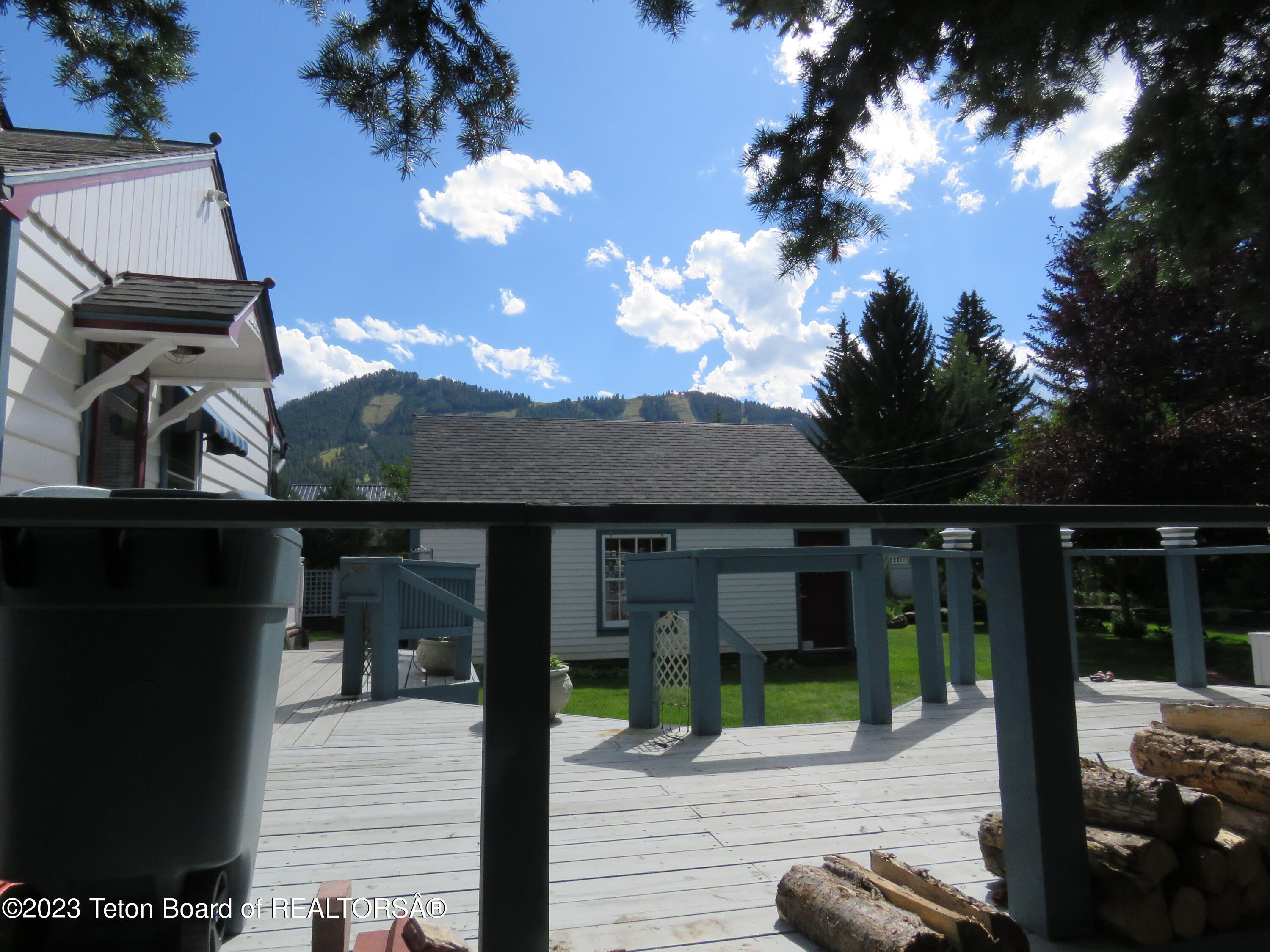 165 N GROS VENTRE Street