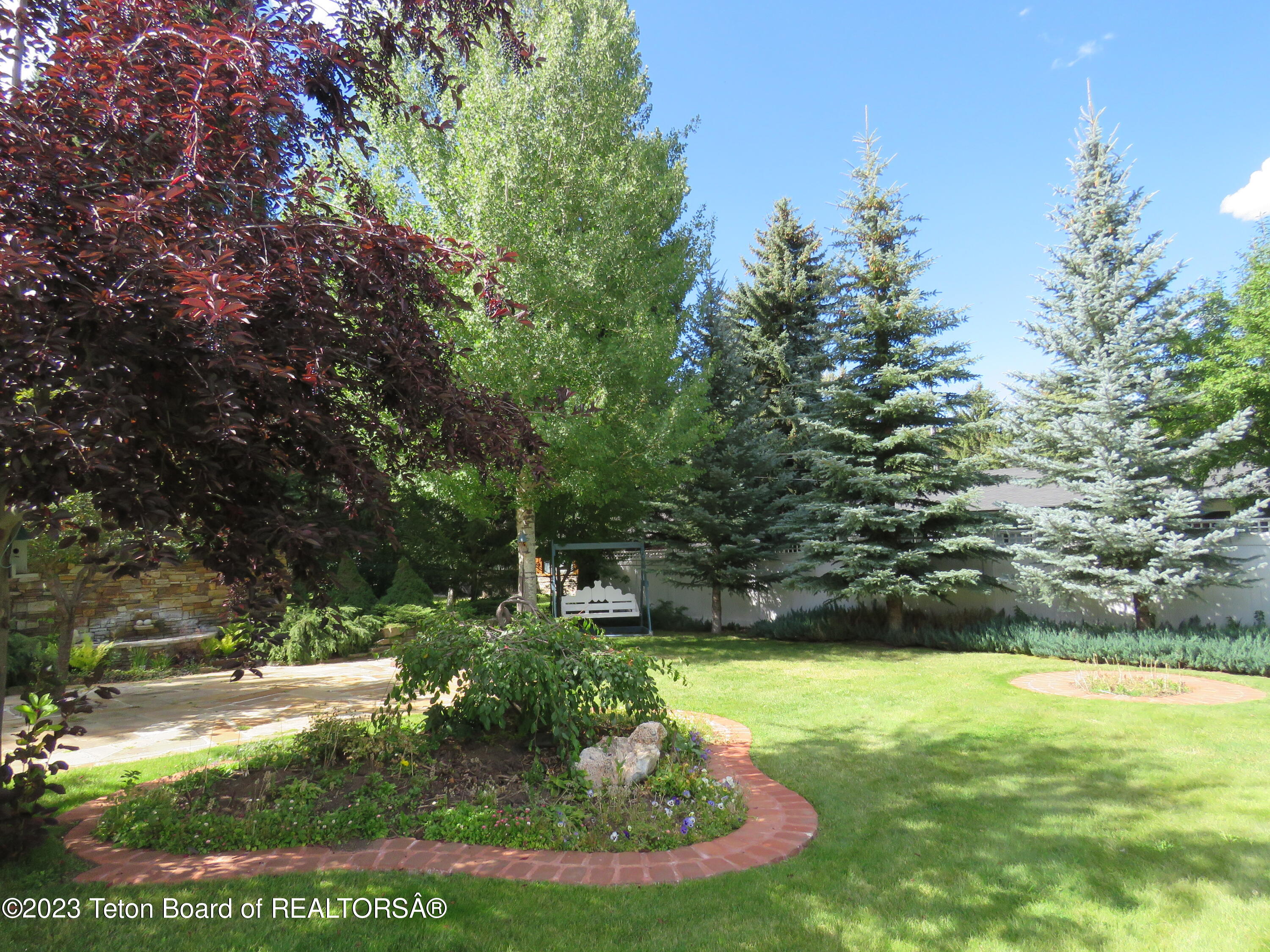 165 N GROS VENTRE Street