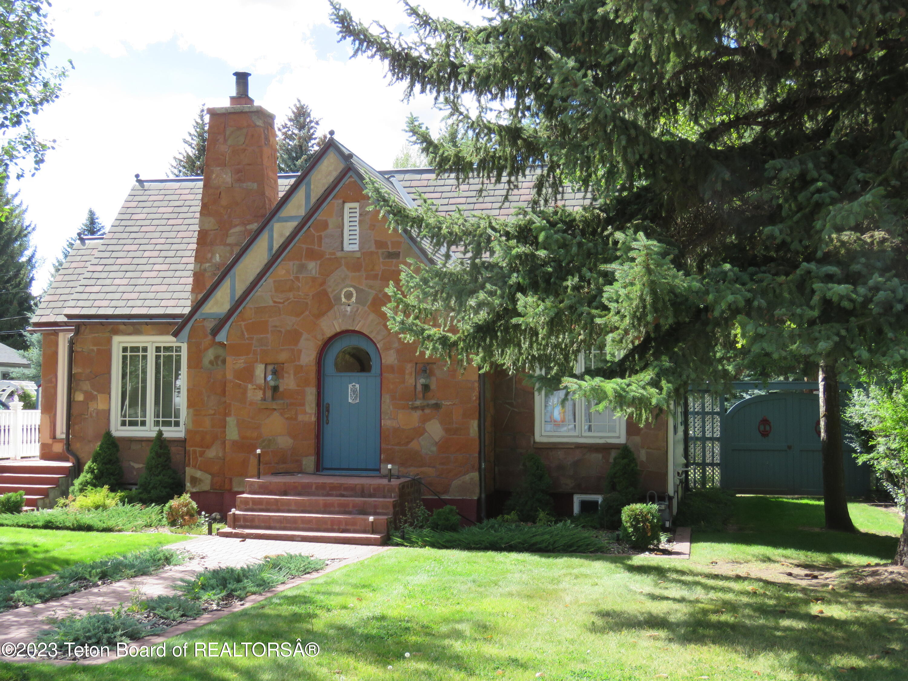 165 N GROS VENTRE Street