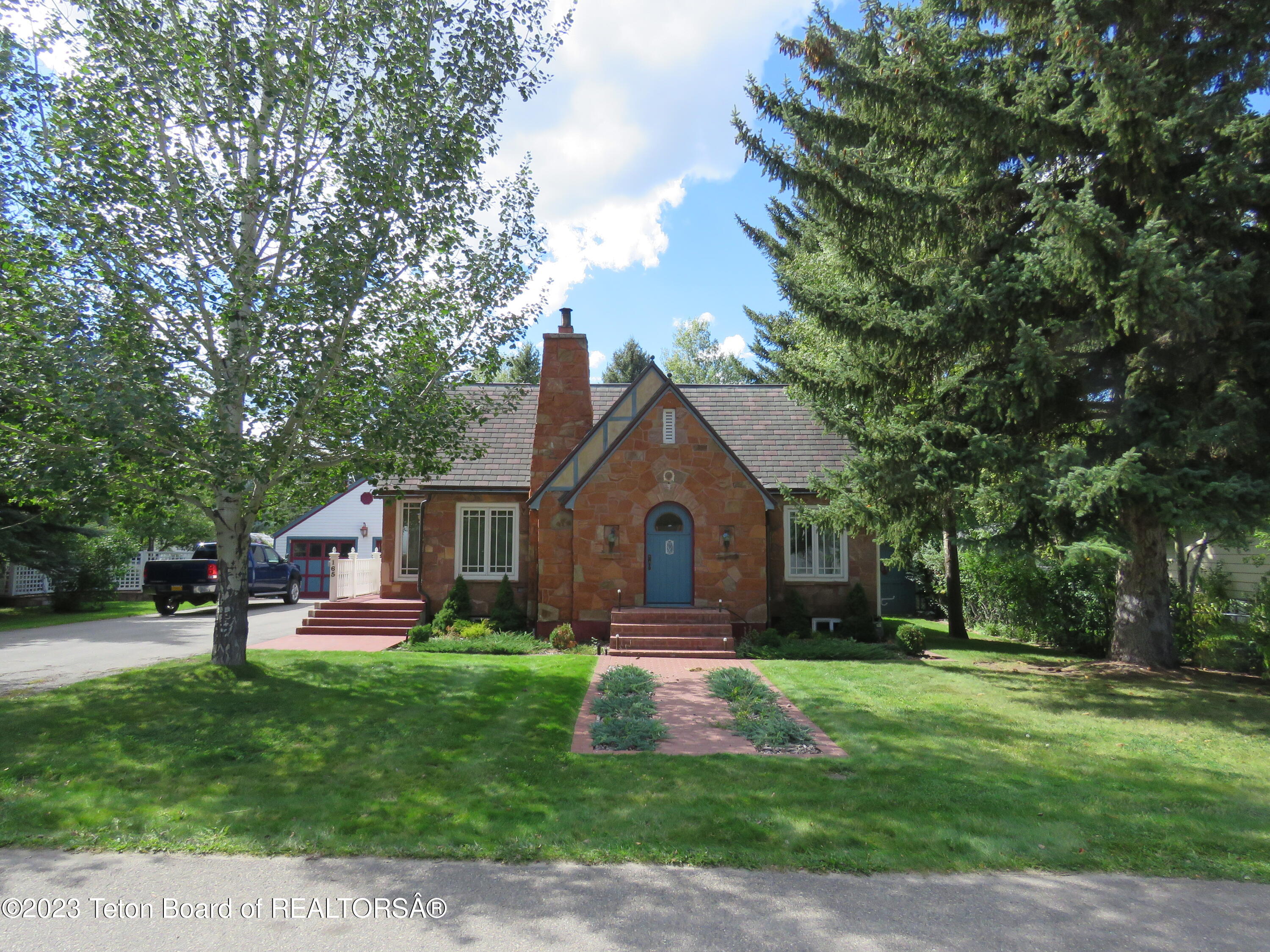 165 N GROS VENTRE Street