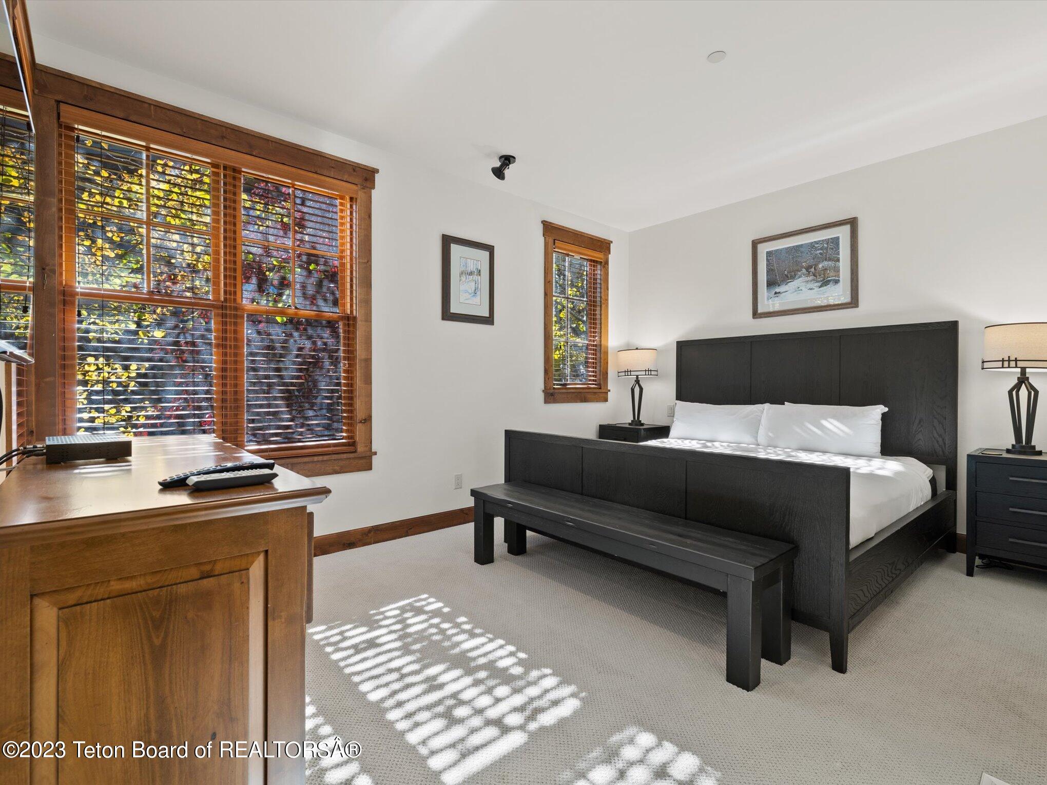 524 N LOWER SNOW KING Loop, 242