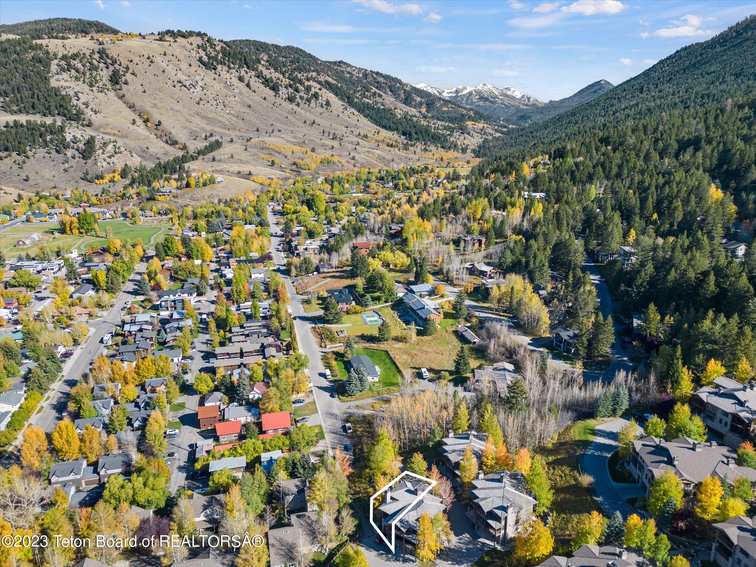 524 N LOWER SNOW KING Loop, 242