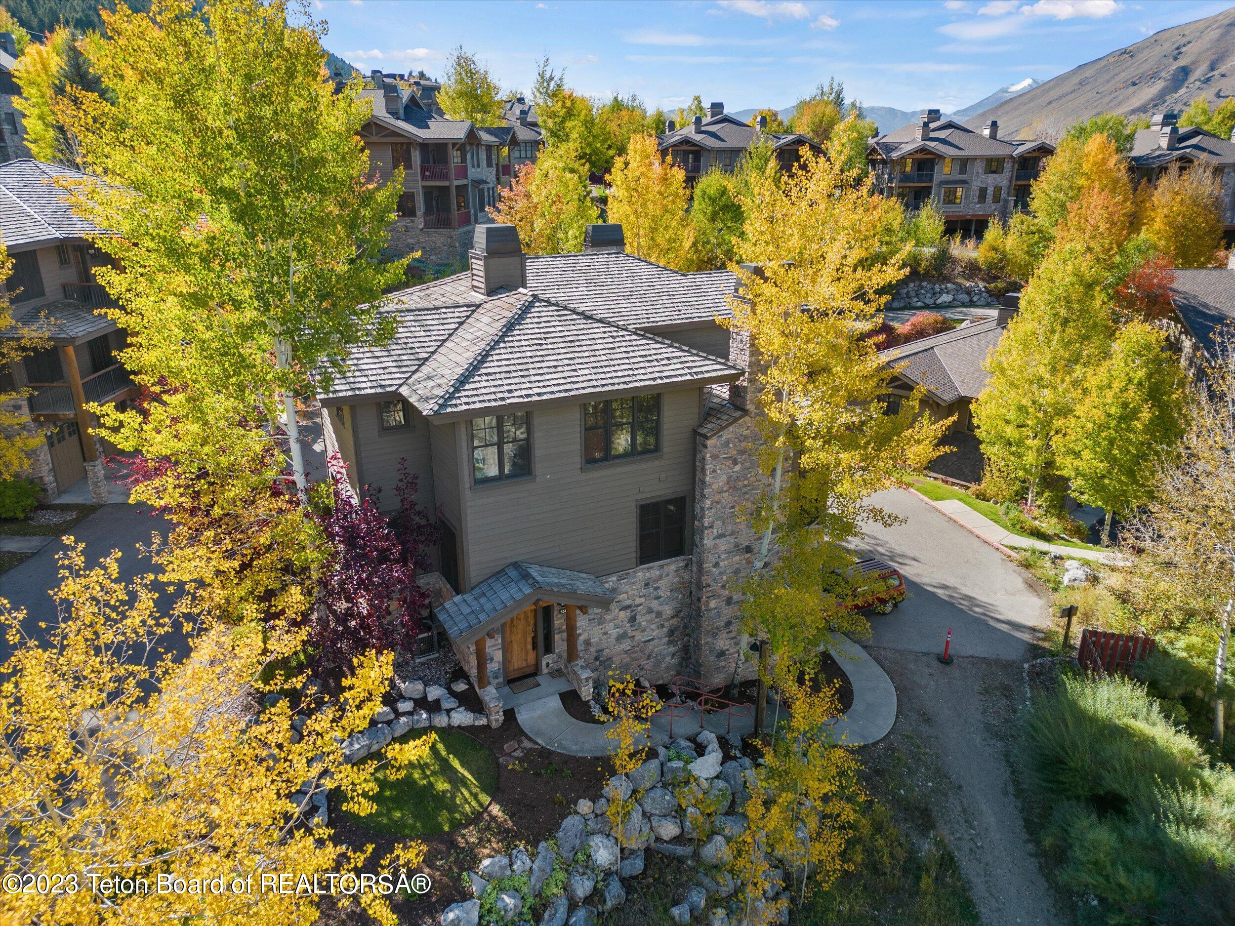 524 N LOWER SNOW KING Loop, 242