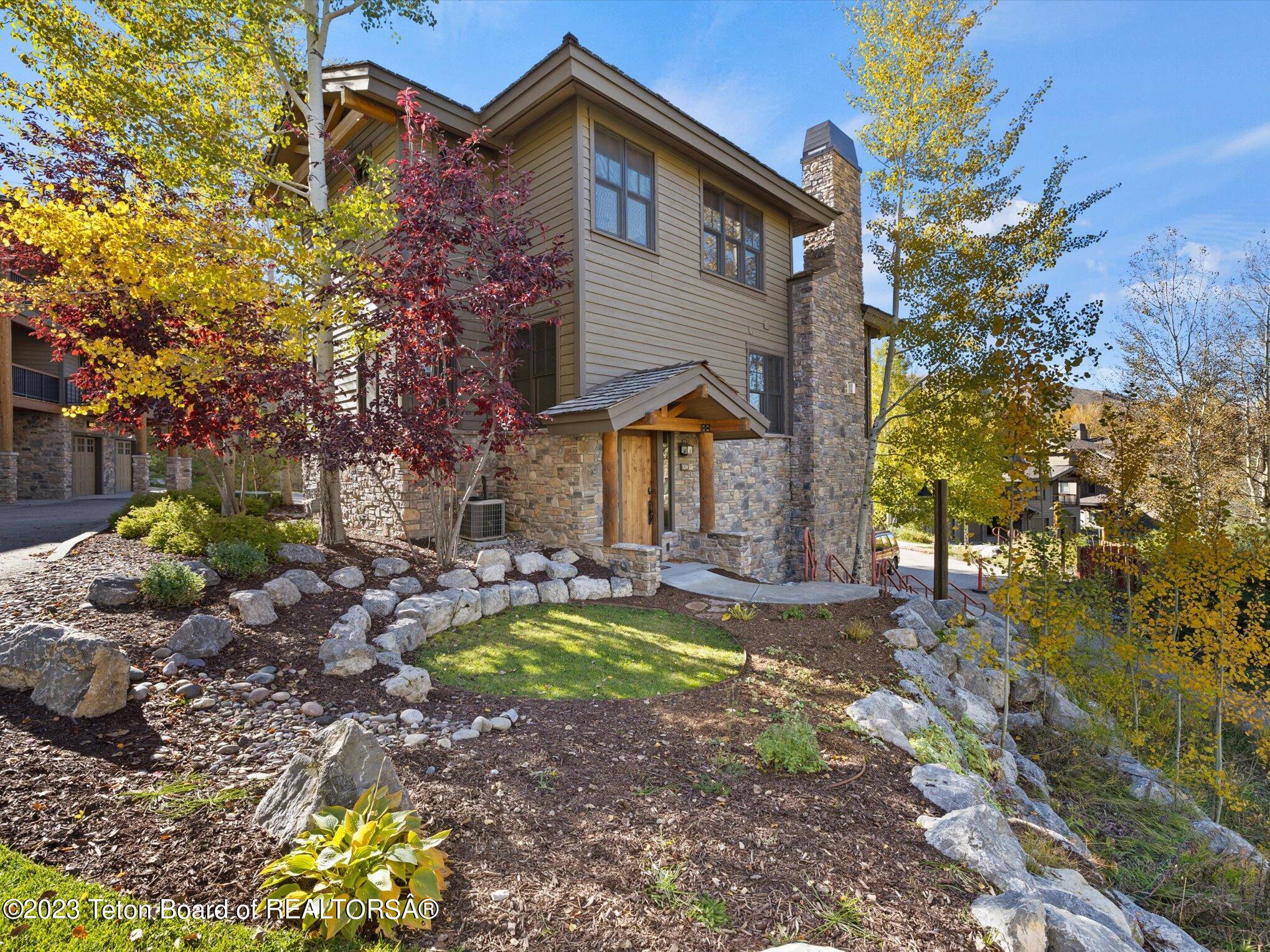 524 N LOWER SNOW KING Loop, 242