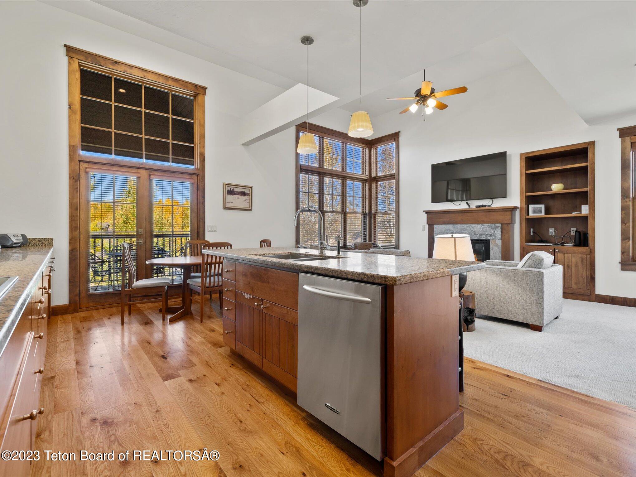 524 N LOWER SNOW KING Loop, 242