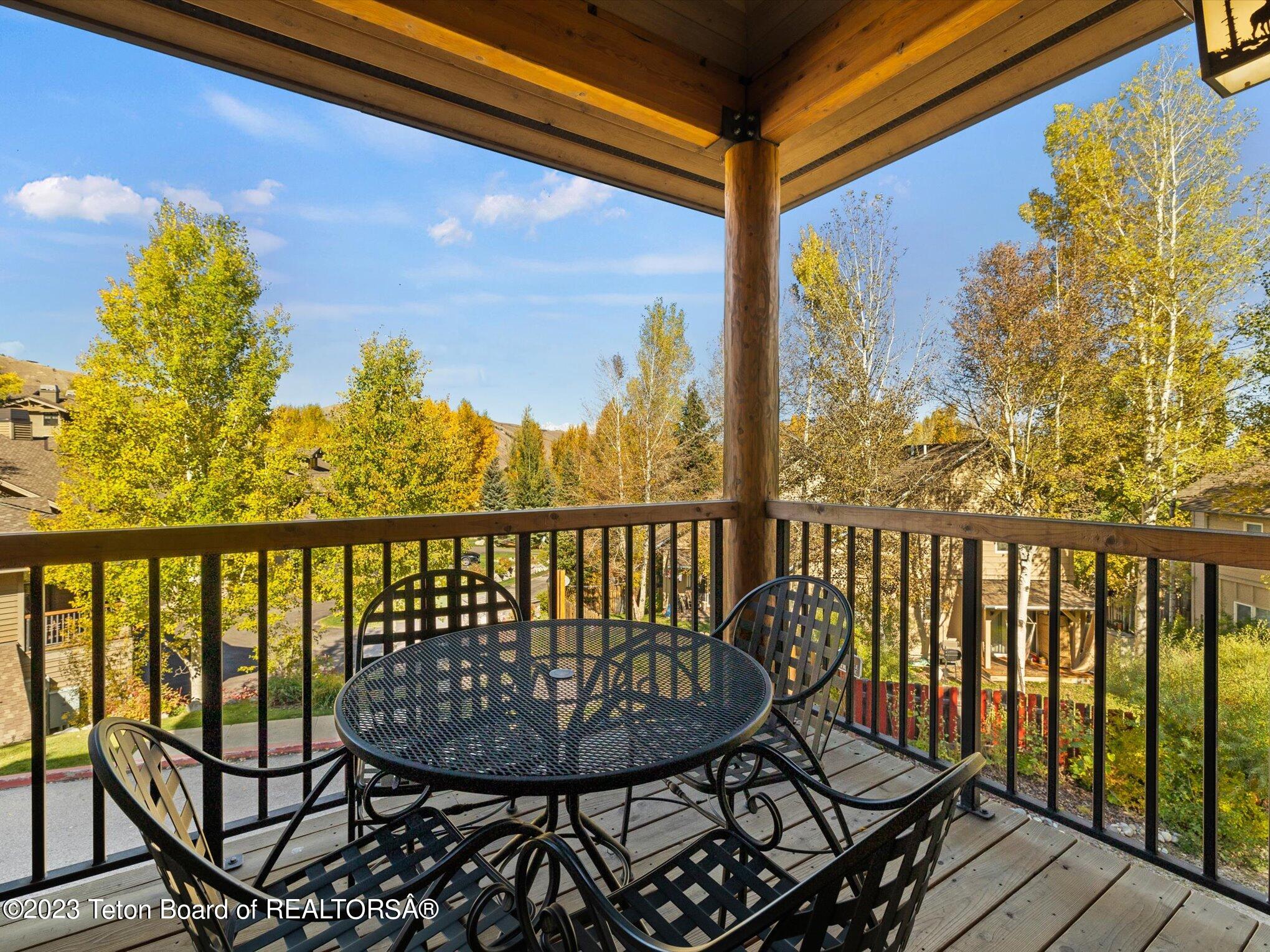 524 N LOWER SNOW KING Loop, 242