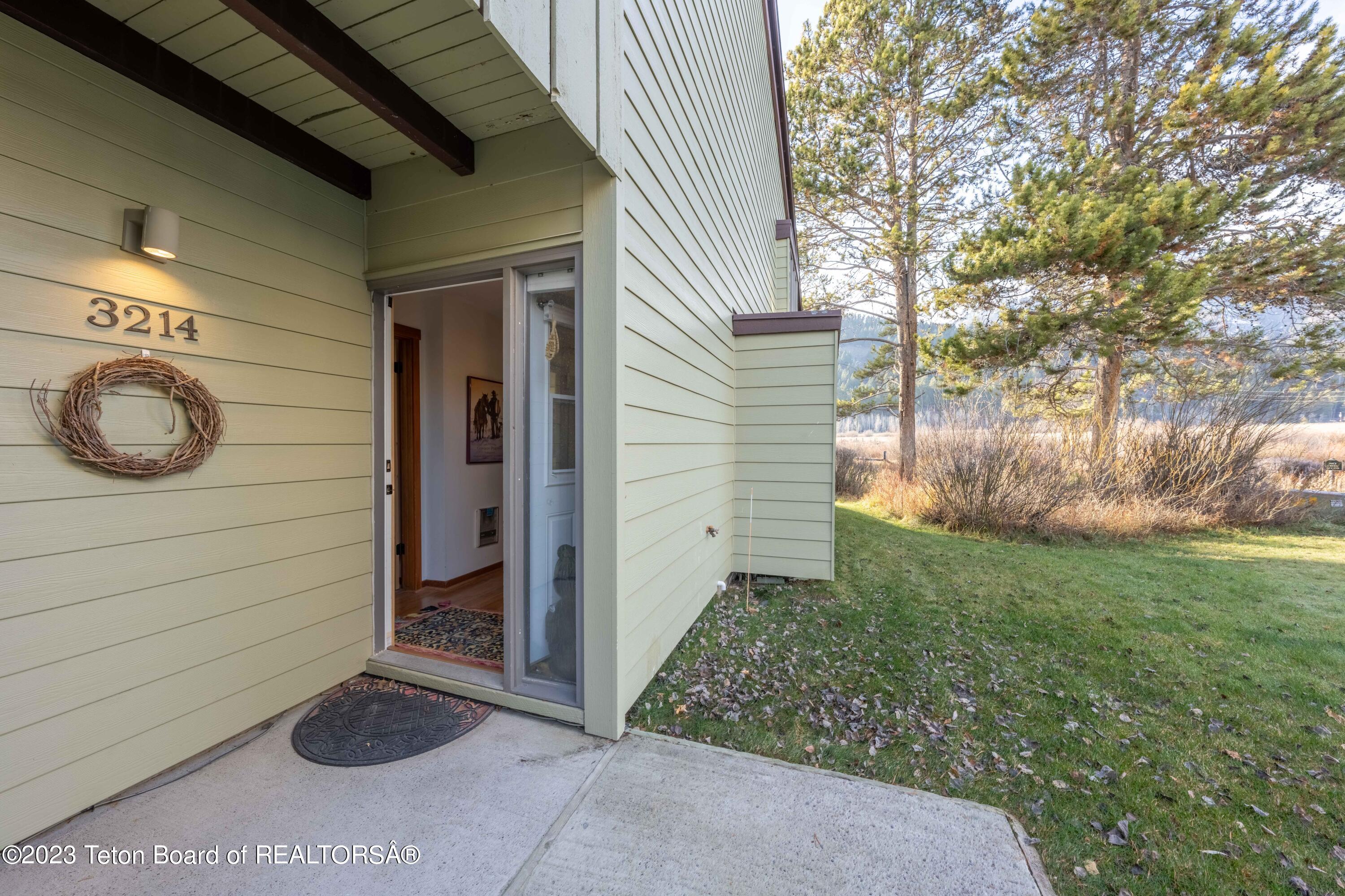 4475 BERRY Drive, 3214