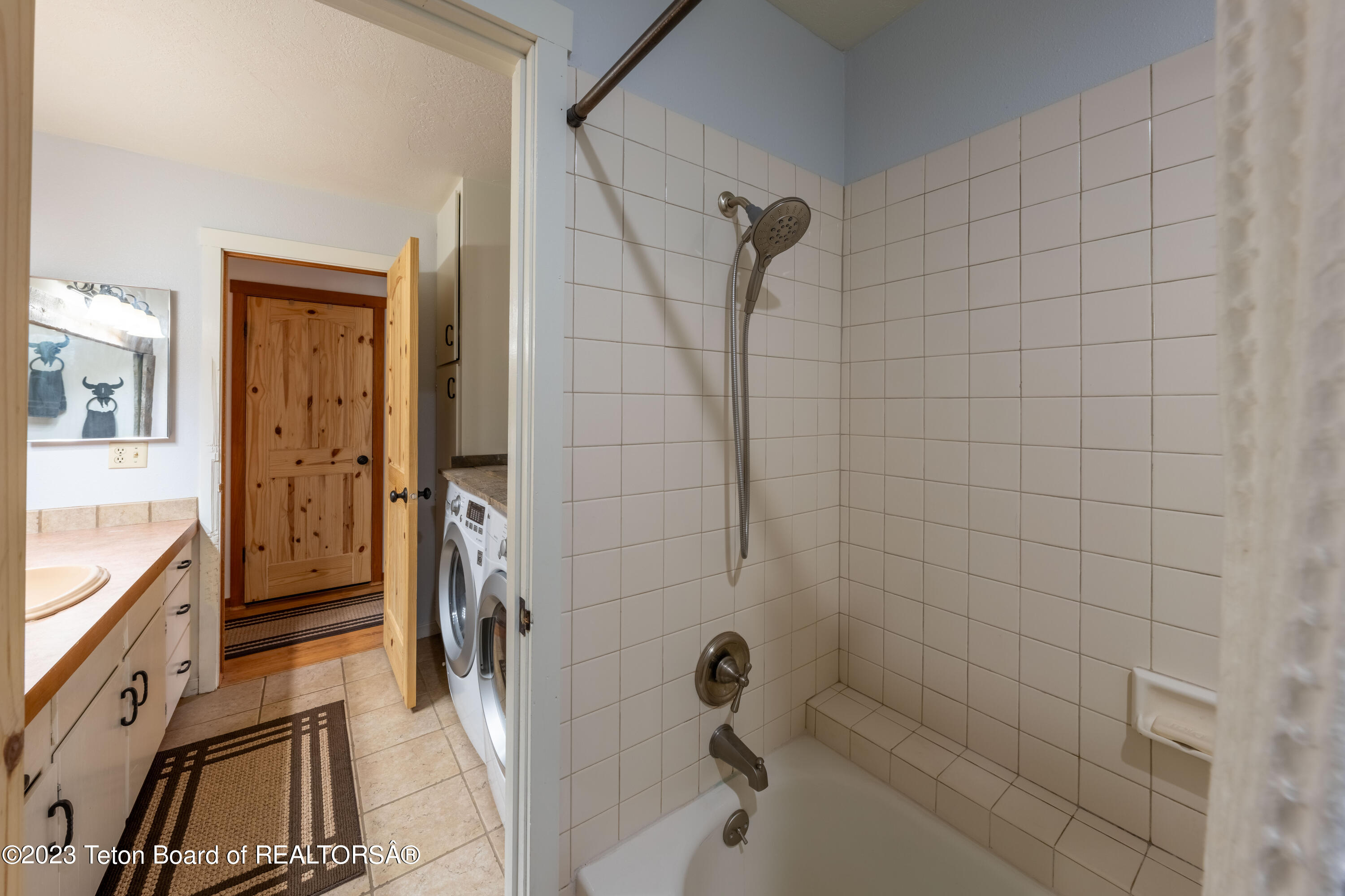 4475 BERRY Drive, 3214