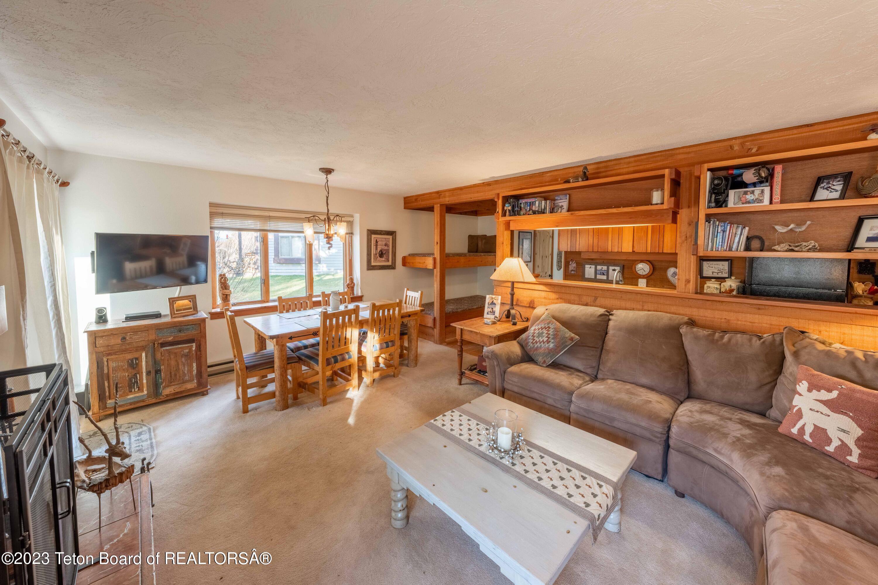 4475 BERRY Drive, 3214