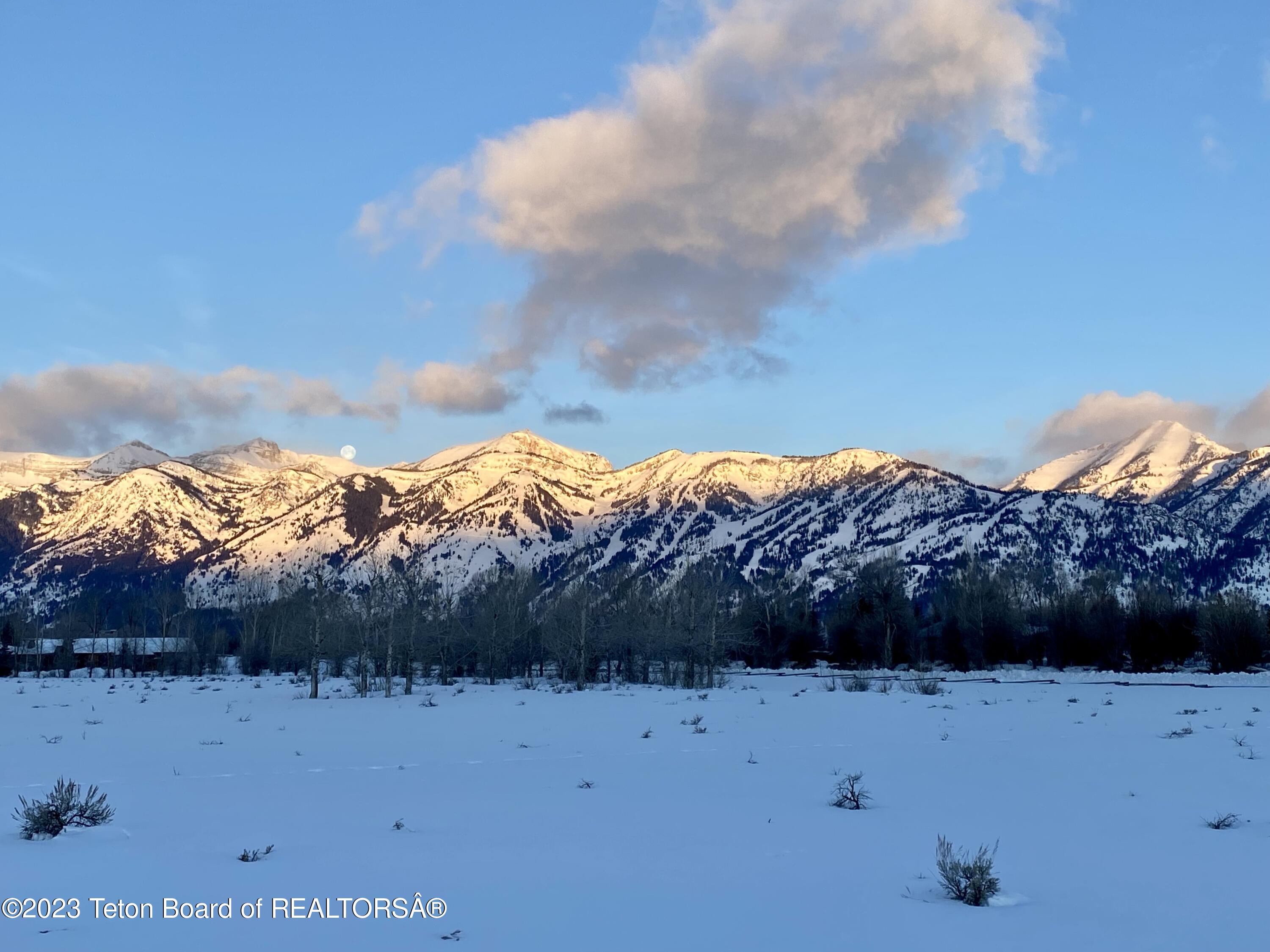 200 E SAGEBRUSH Drive