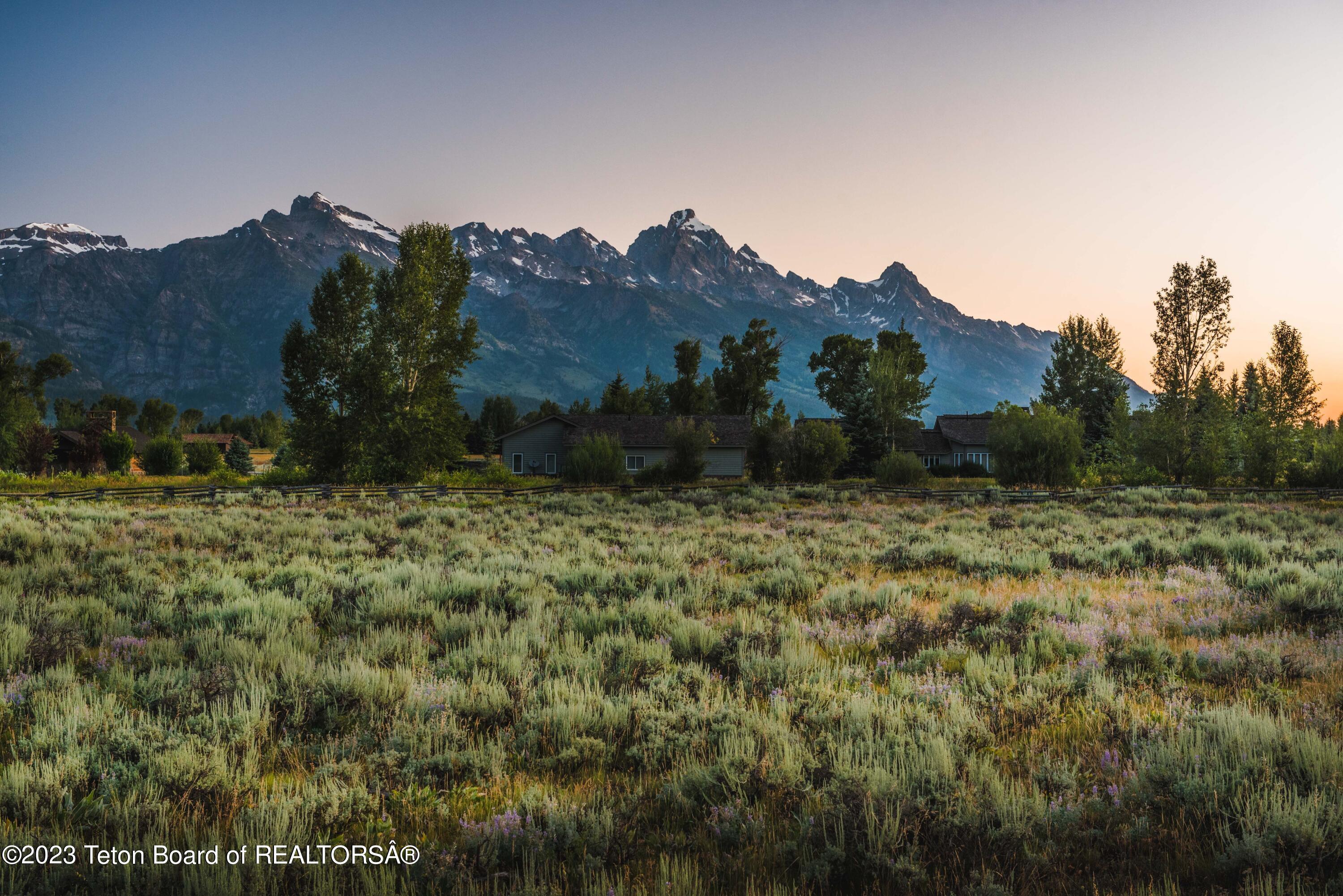 200 E SAGEBRUSH Drive