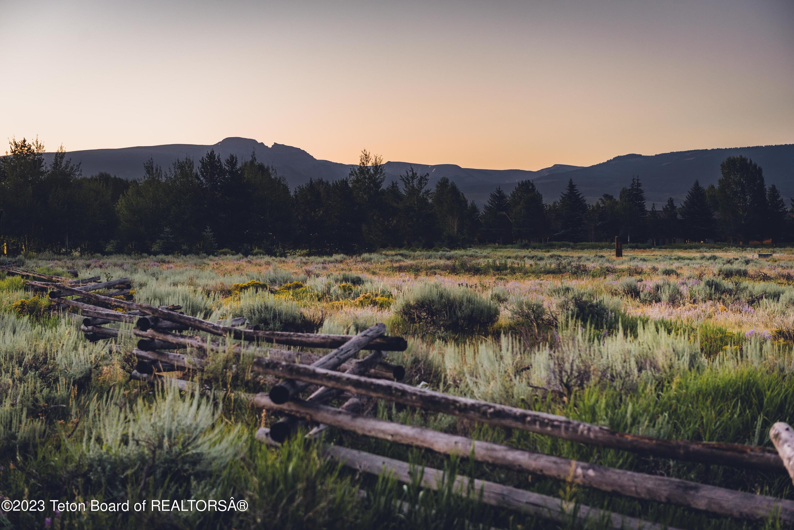 200 E SAGEBRUSH Drive