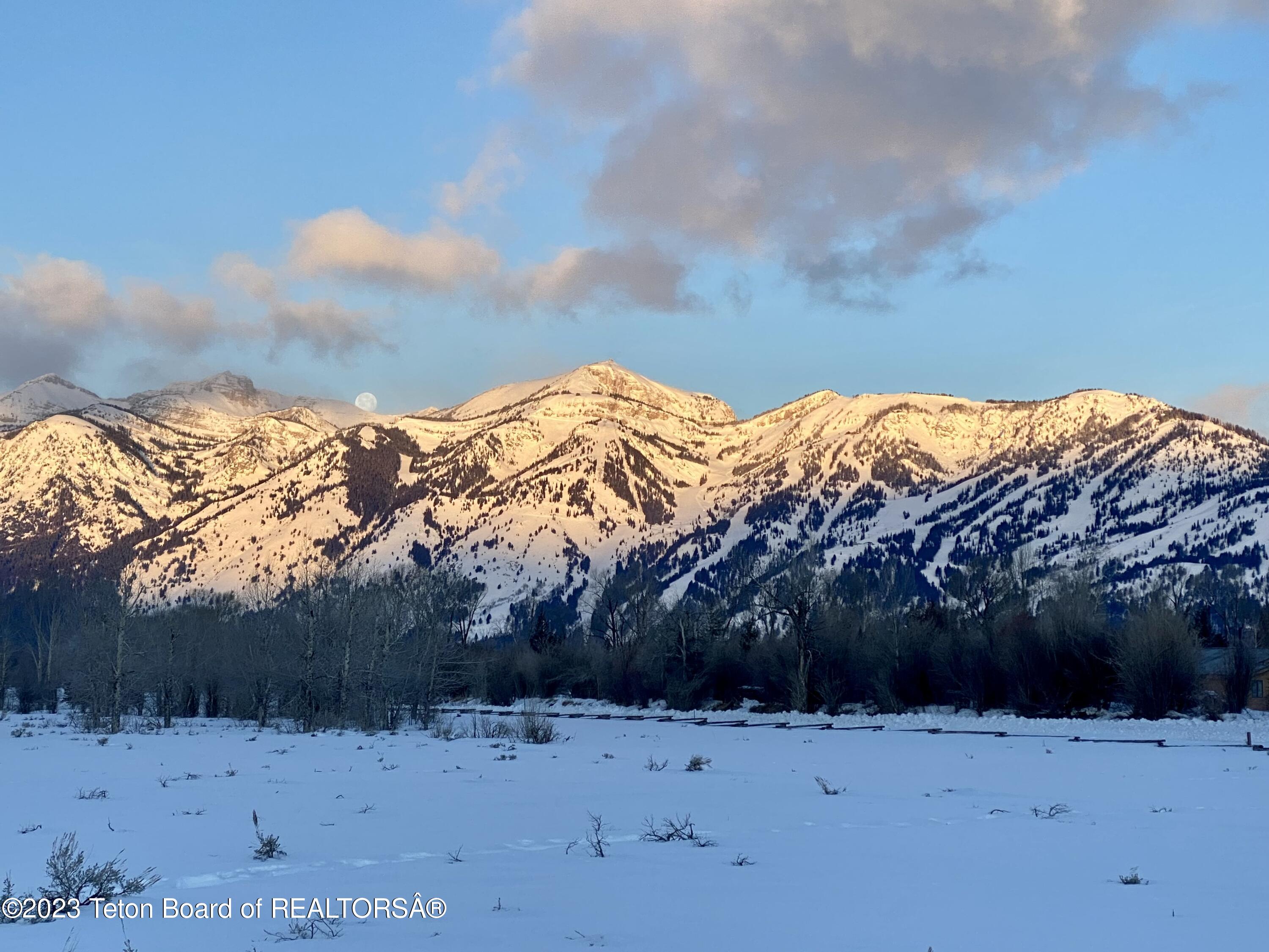 200 E SAGEBRUSH Drive