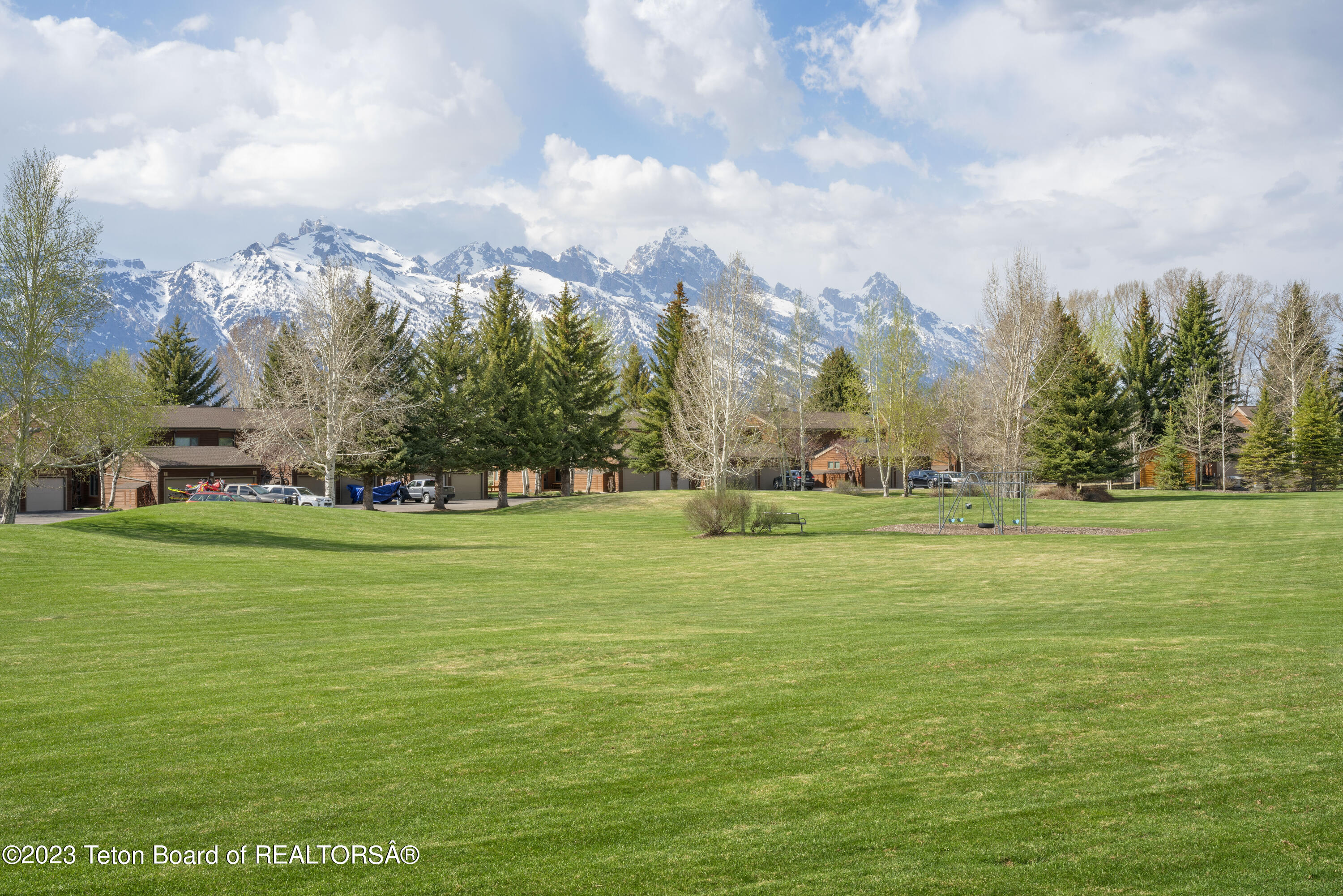 310 E SAGEBRUSH Drive, E