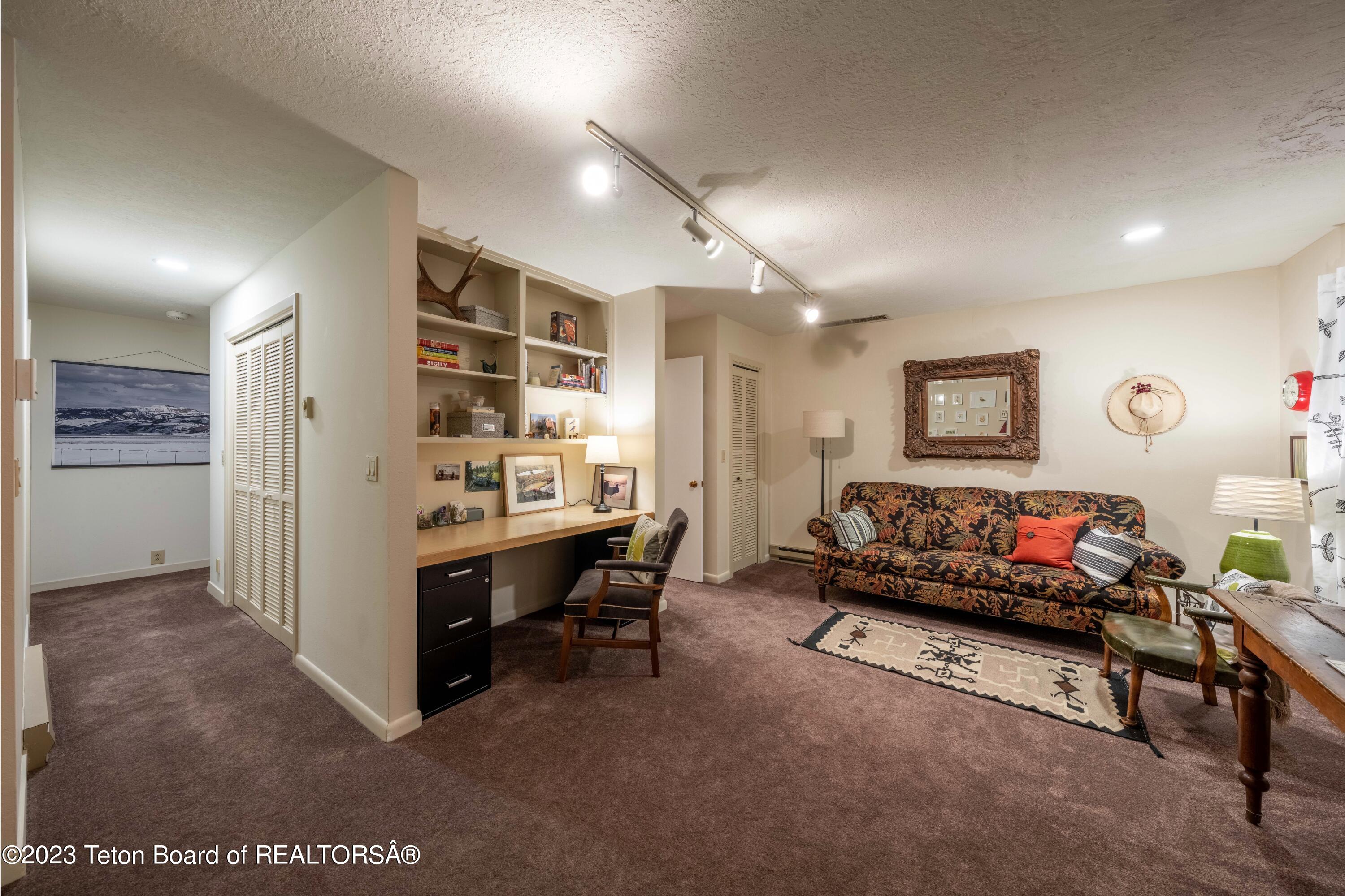 310 E SAGEBRUSH Drive, E