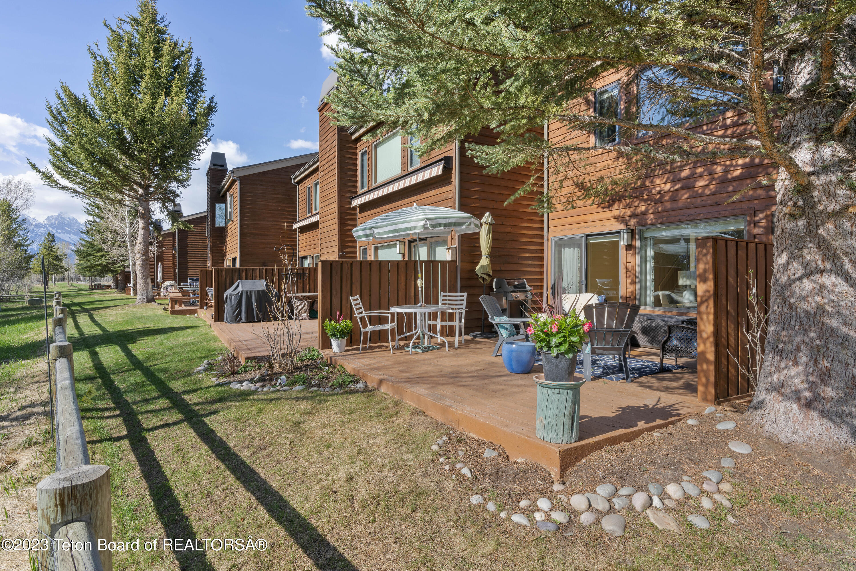 310 E SAGEBRUSH Drive, E