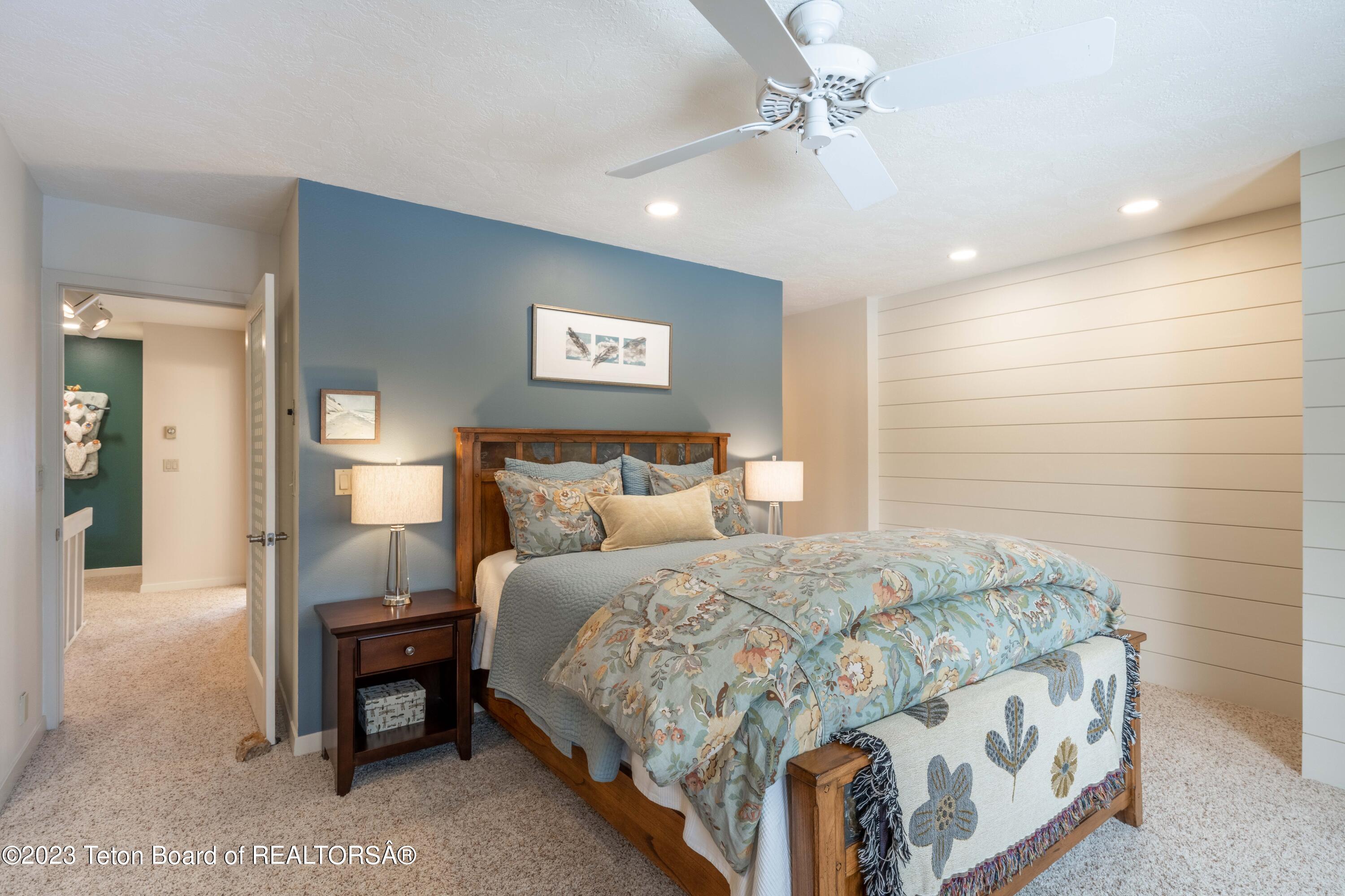 310 E SAGEBRUSH Drive, E