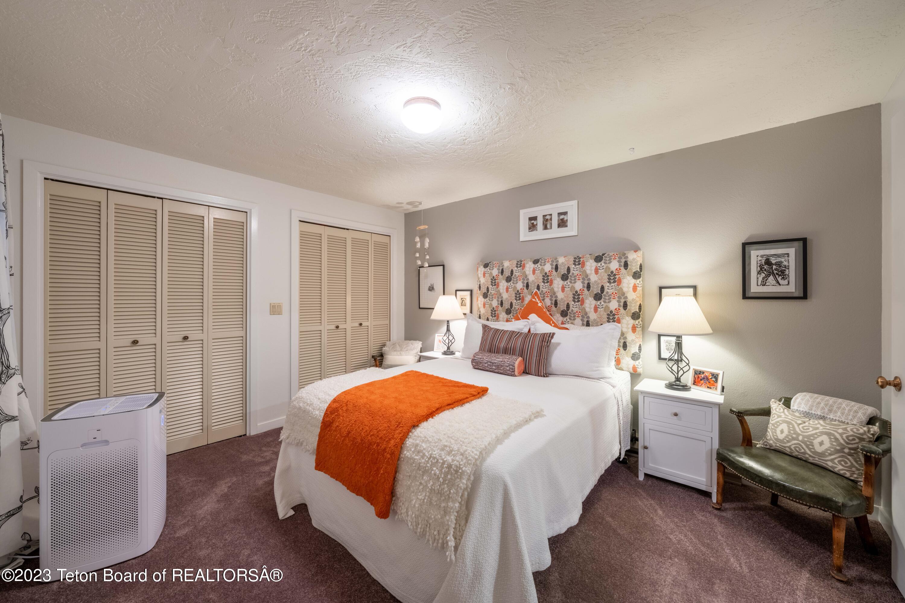 310 E SAGEBRUSH Drive, E