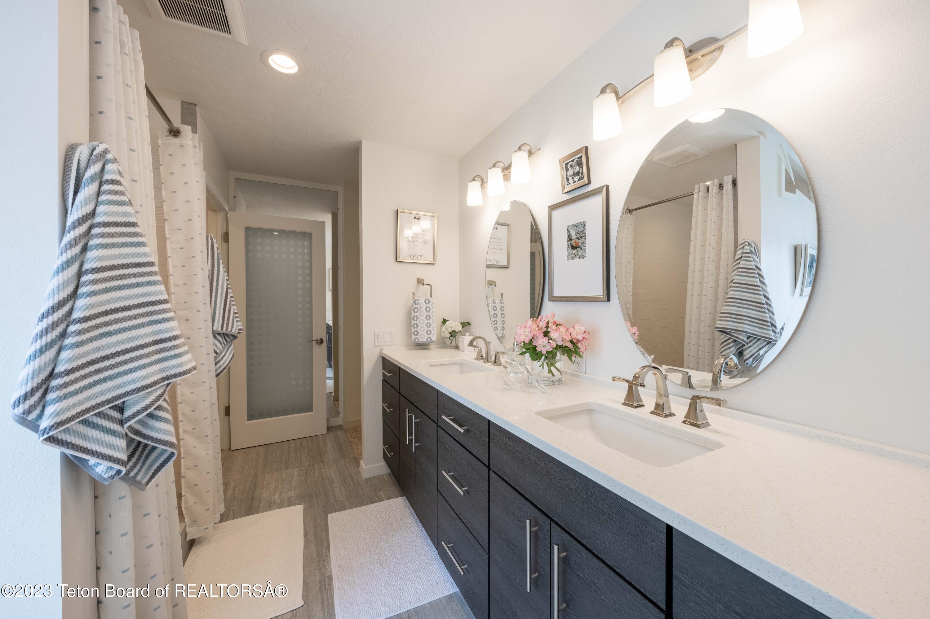 310 E SAGEBRUSH Drive, E