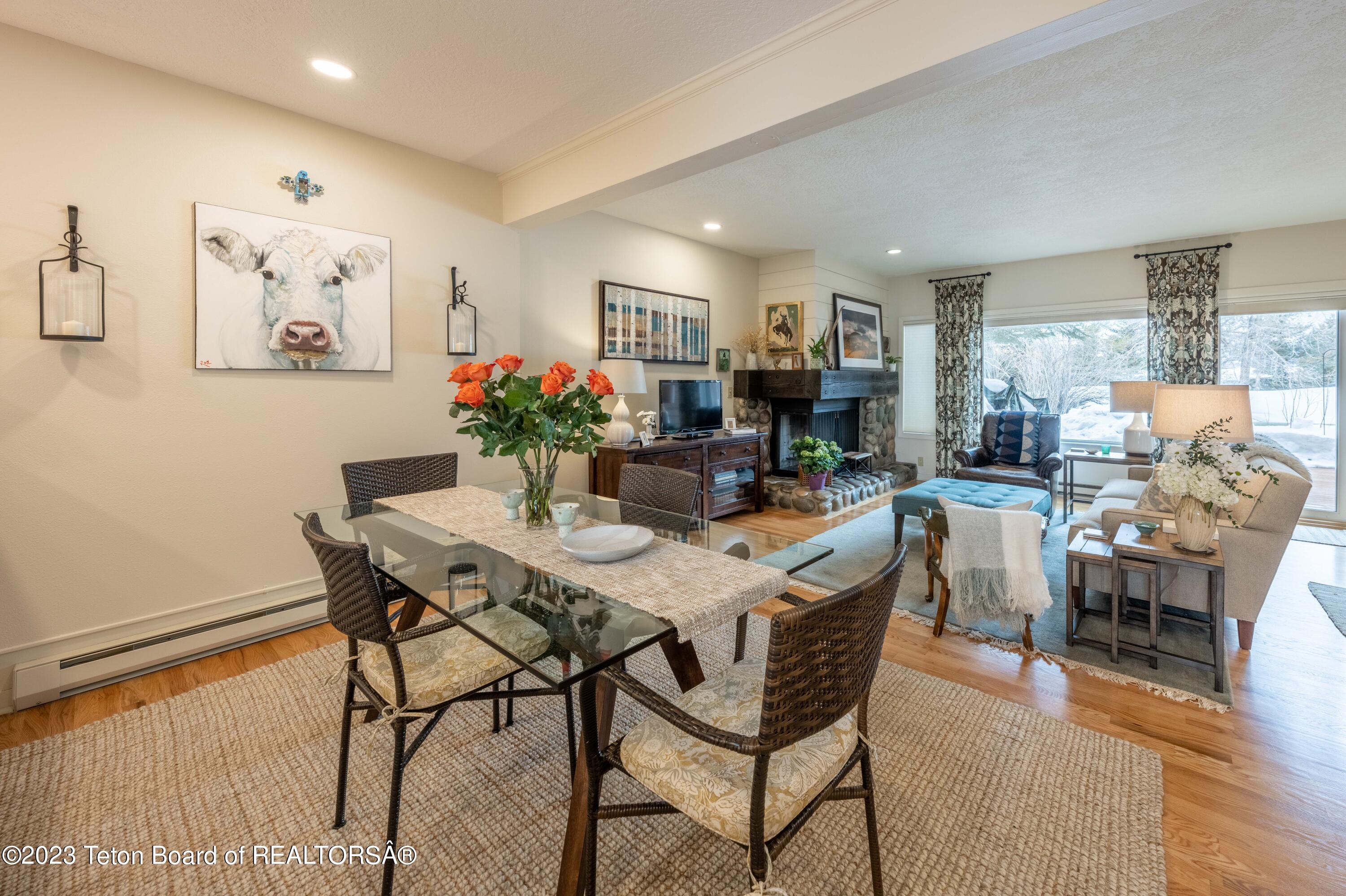 310 E SAGEBRUSH Drive, E