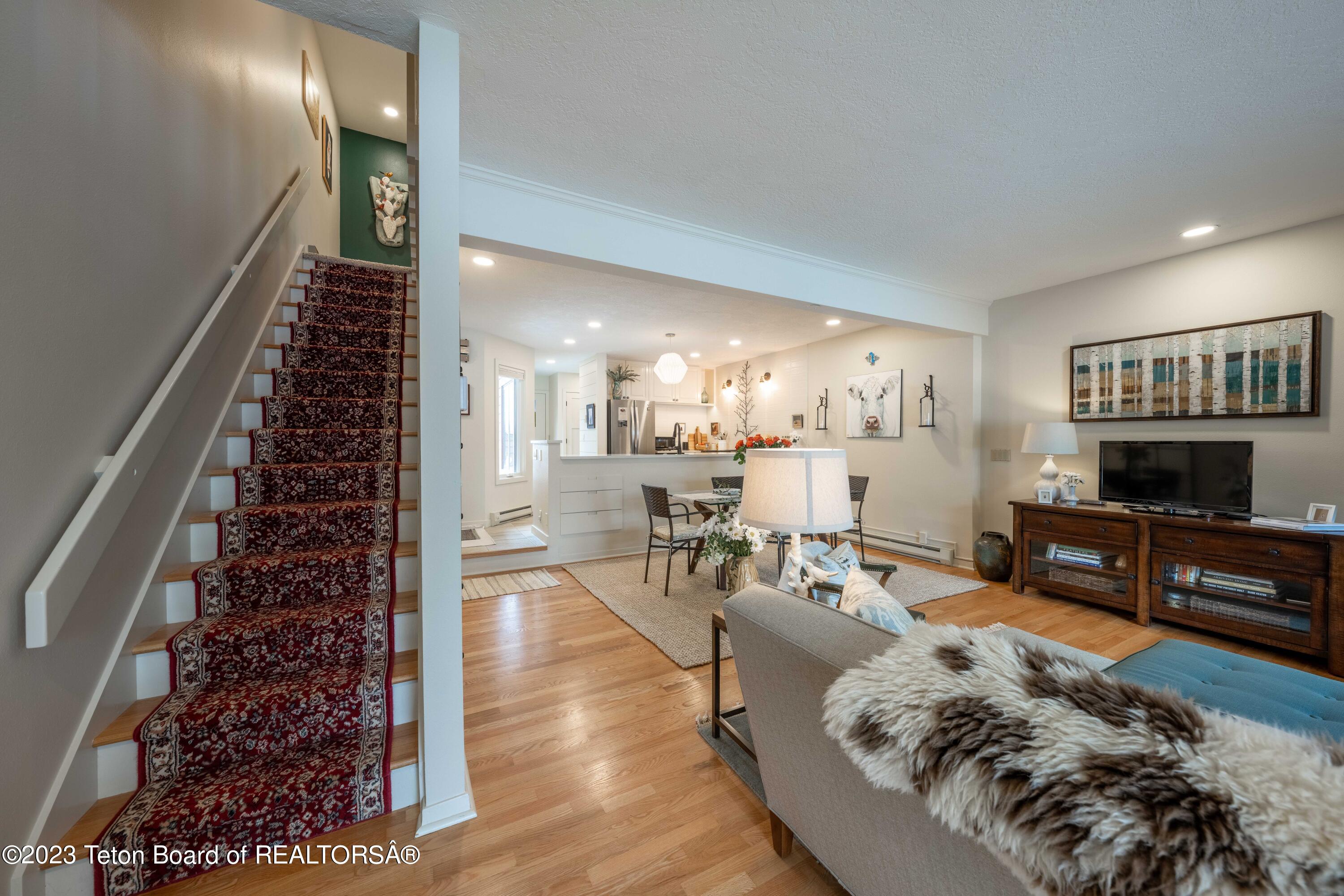 310 E SAGEBRUSH Drive, E