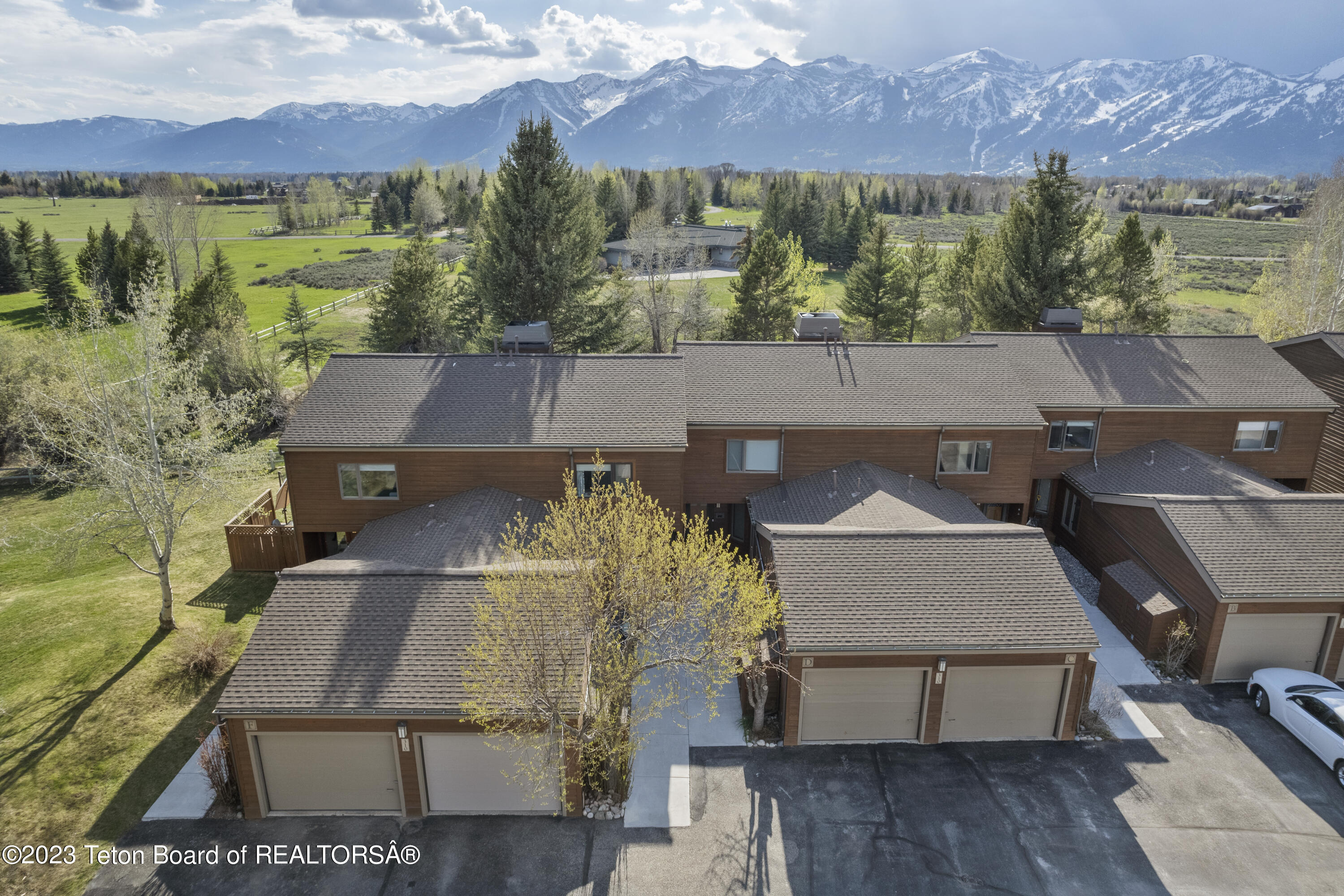 310 E SAGEBRUSH Drive, E