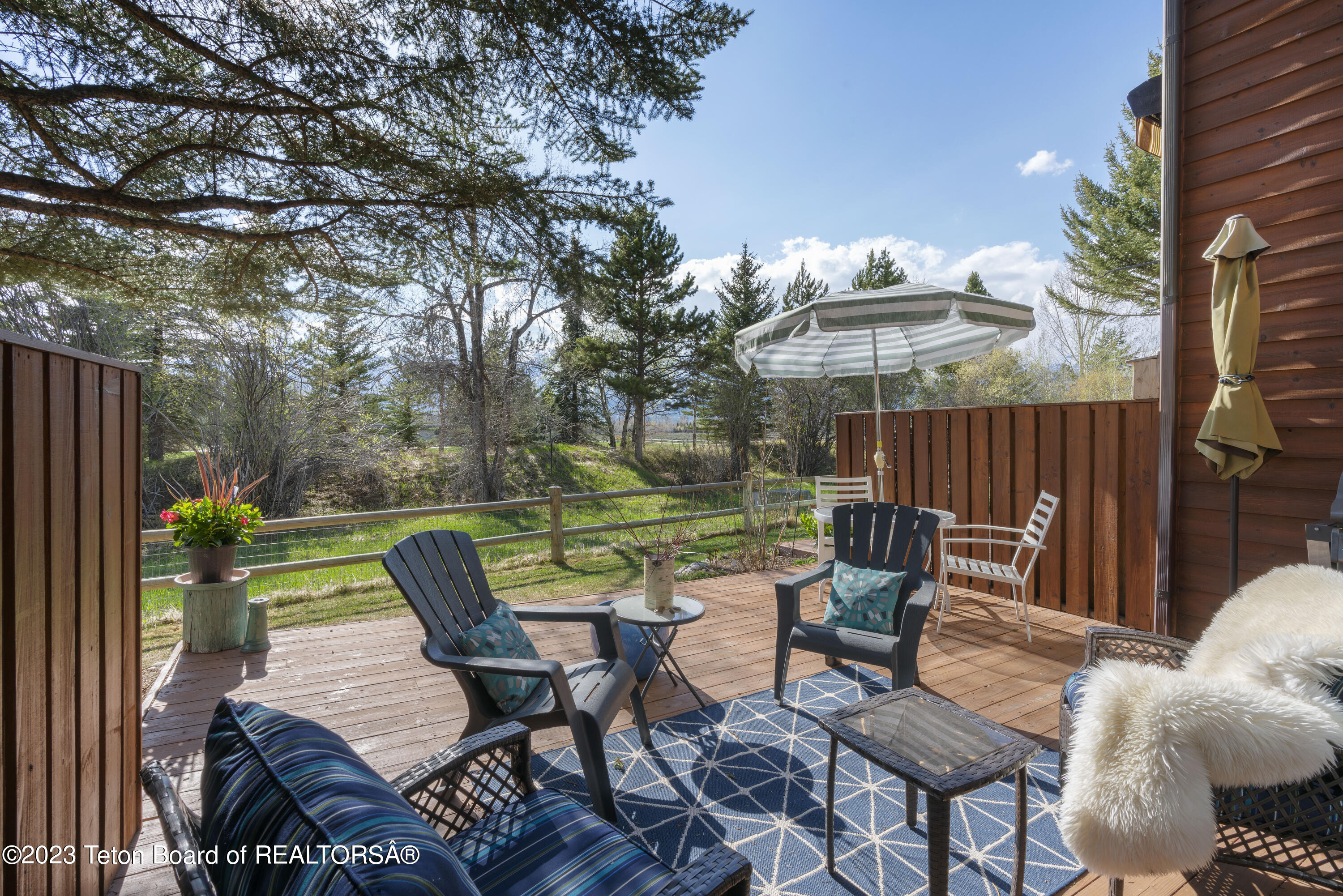 310 E SAGEBRUSH Drive, E