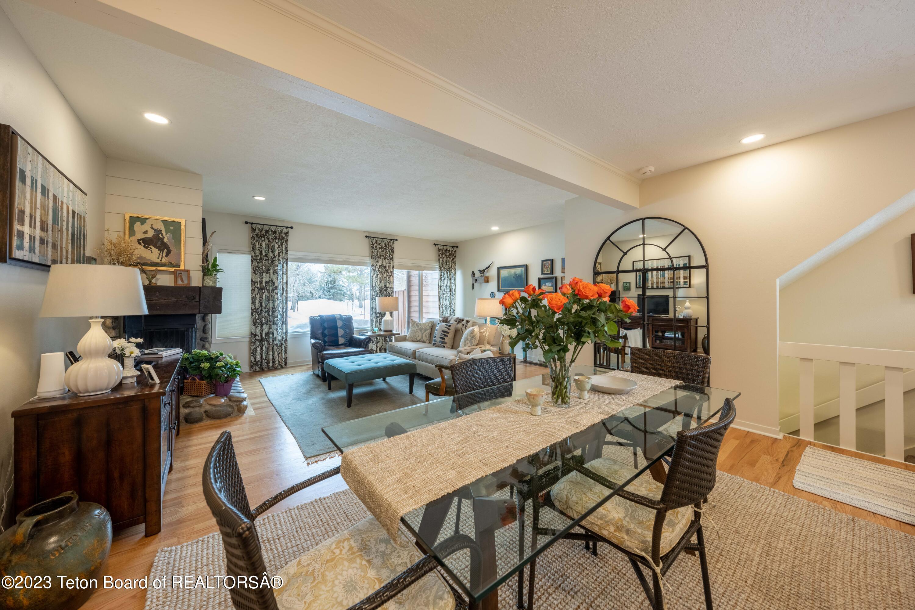 310 E SAGEBRUSH Drive, E