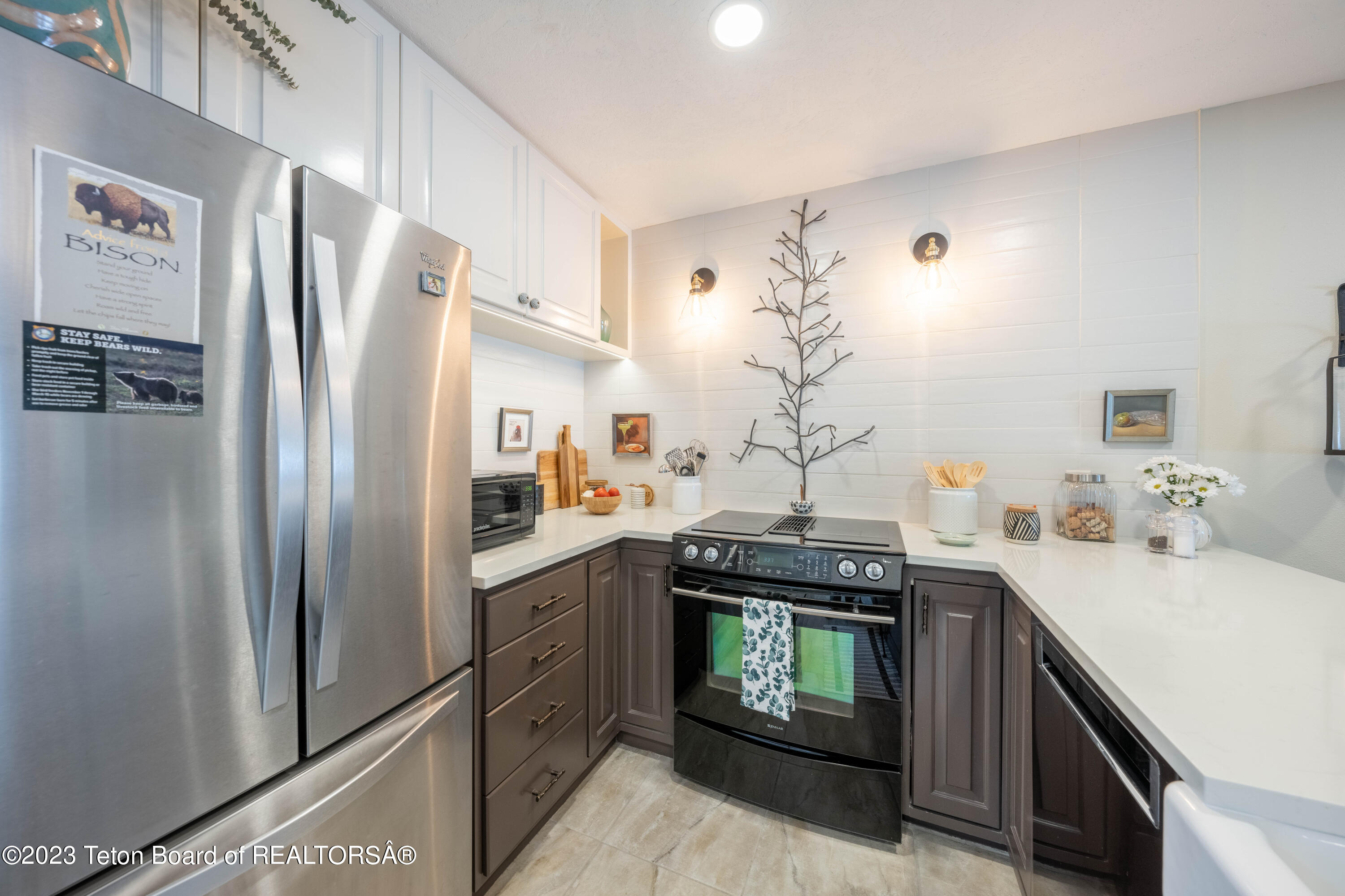 310 E SAGEBRUSH Drive, E