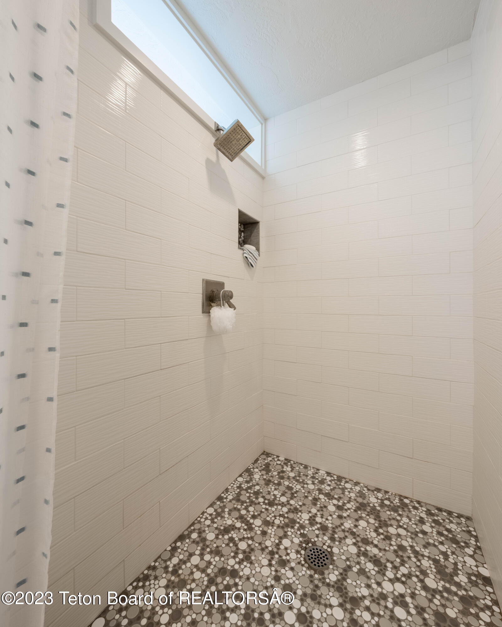 310 E SAGEBRUSH Drive, E