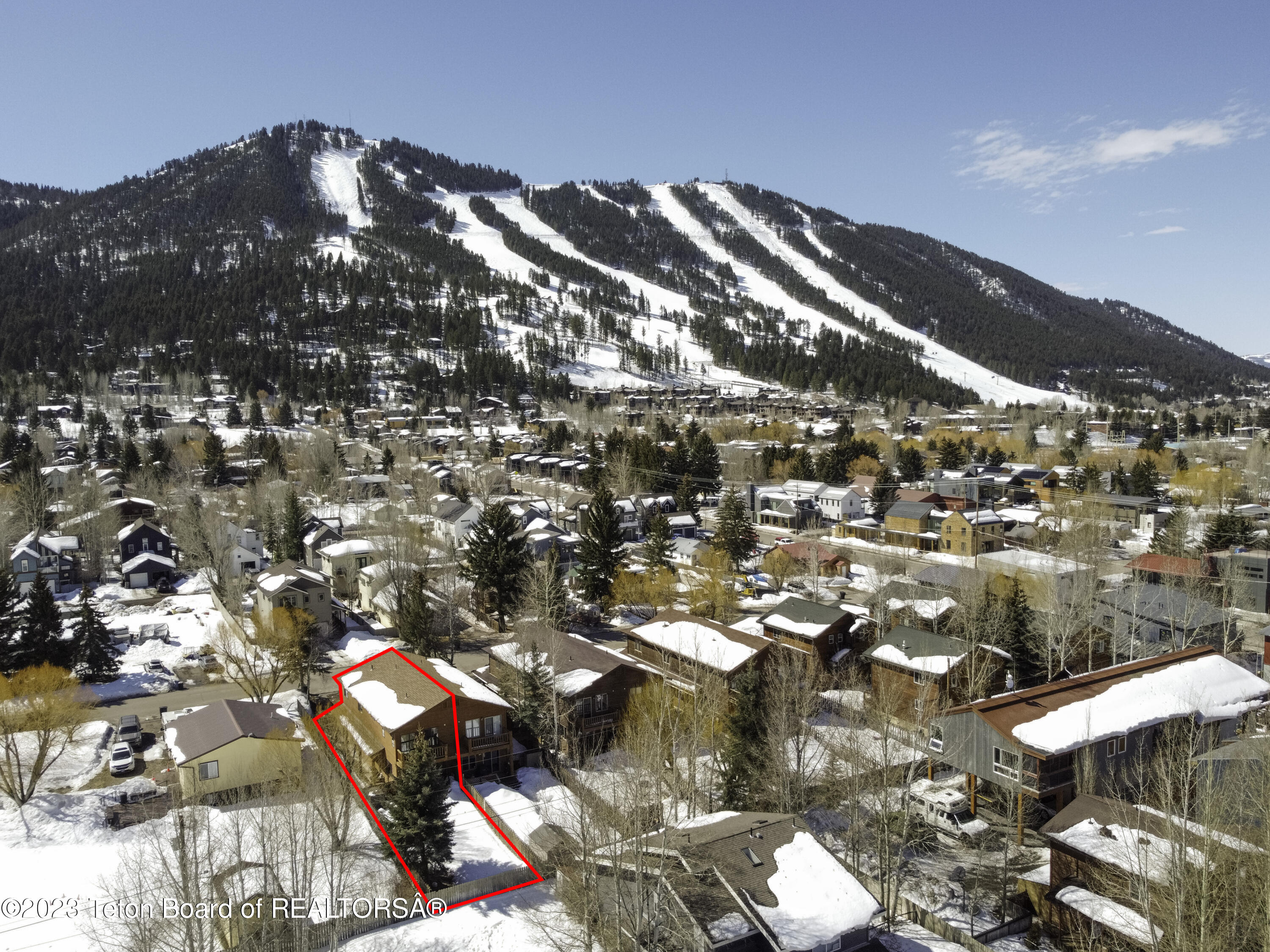 645 E SIMPSON Avenue