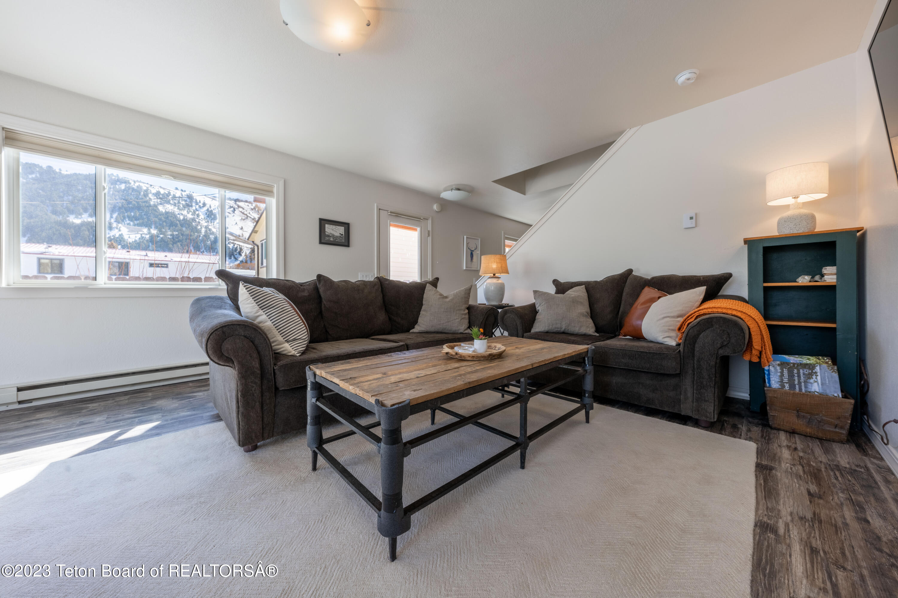 645 E SIMPSON Avenue