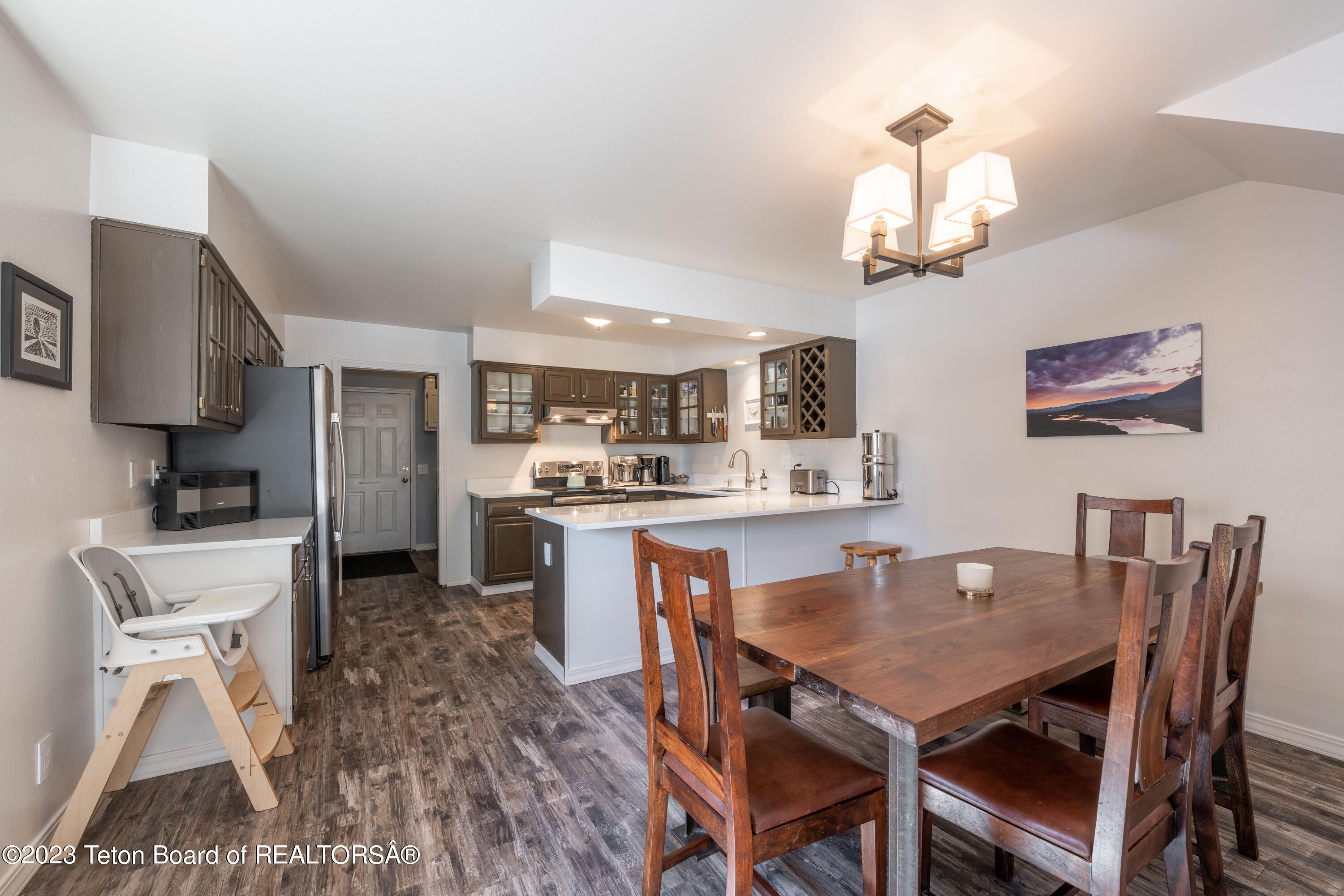 645 E SIMPSON Avenue