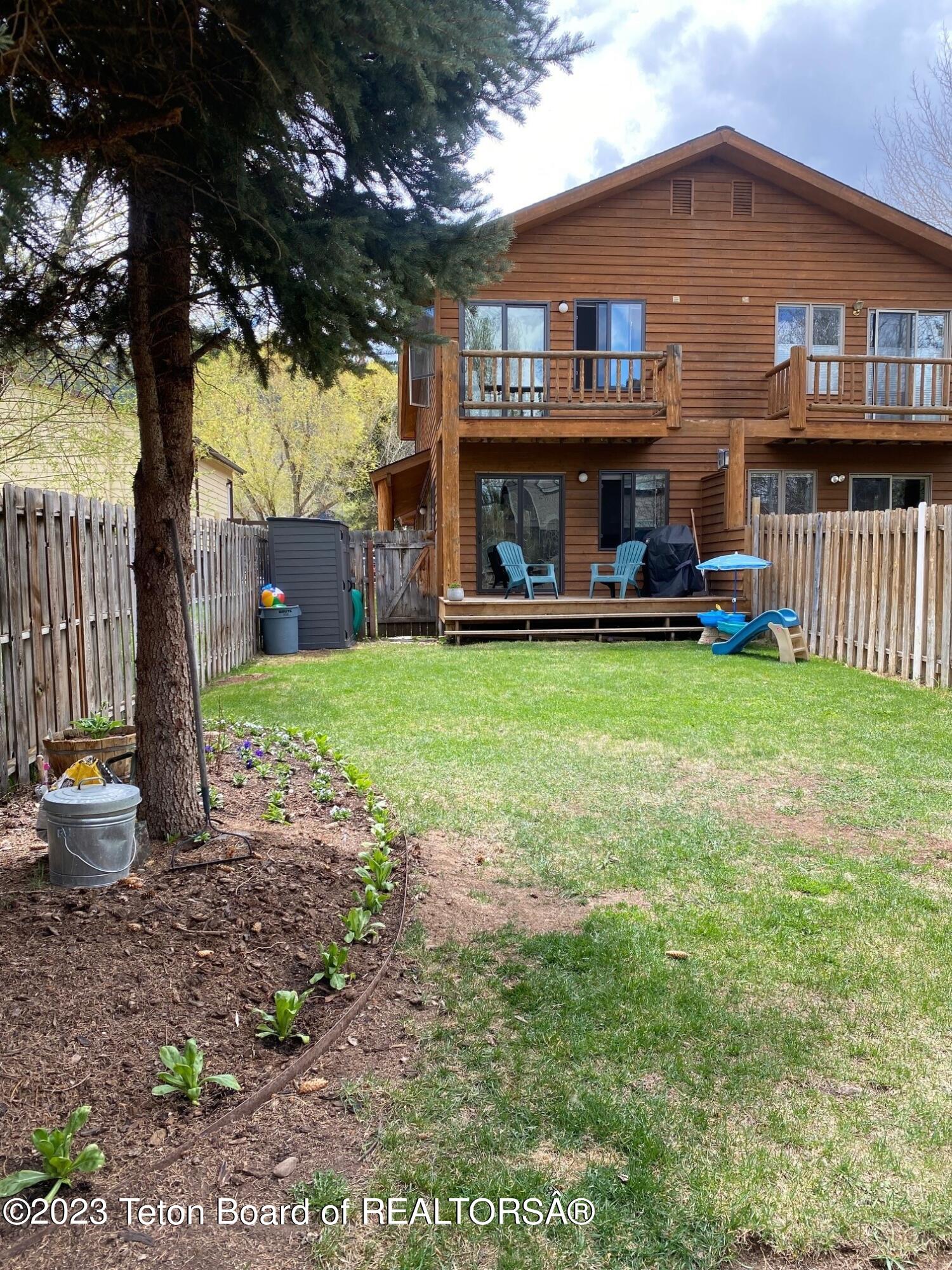 645 E SIMPSON Avenue