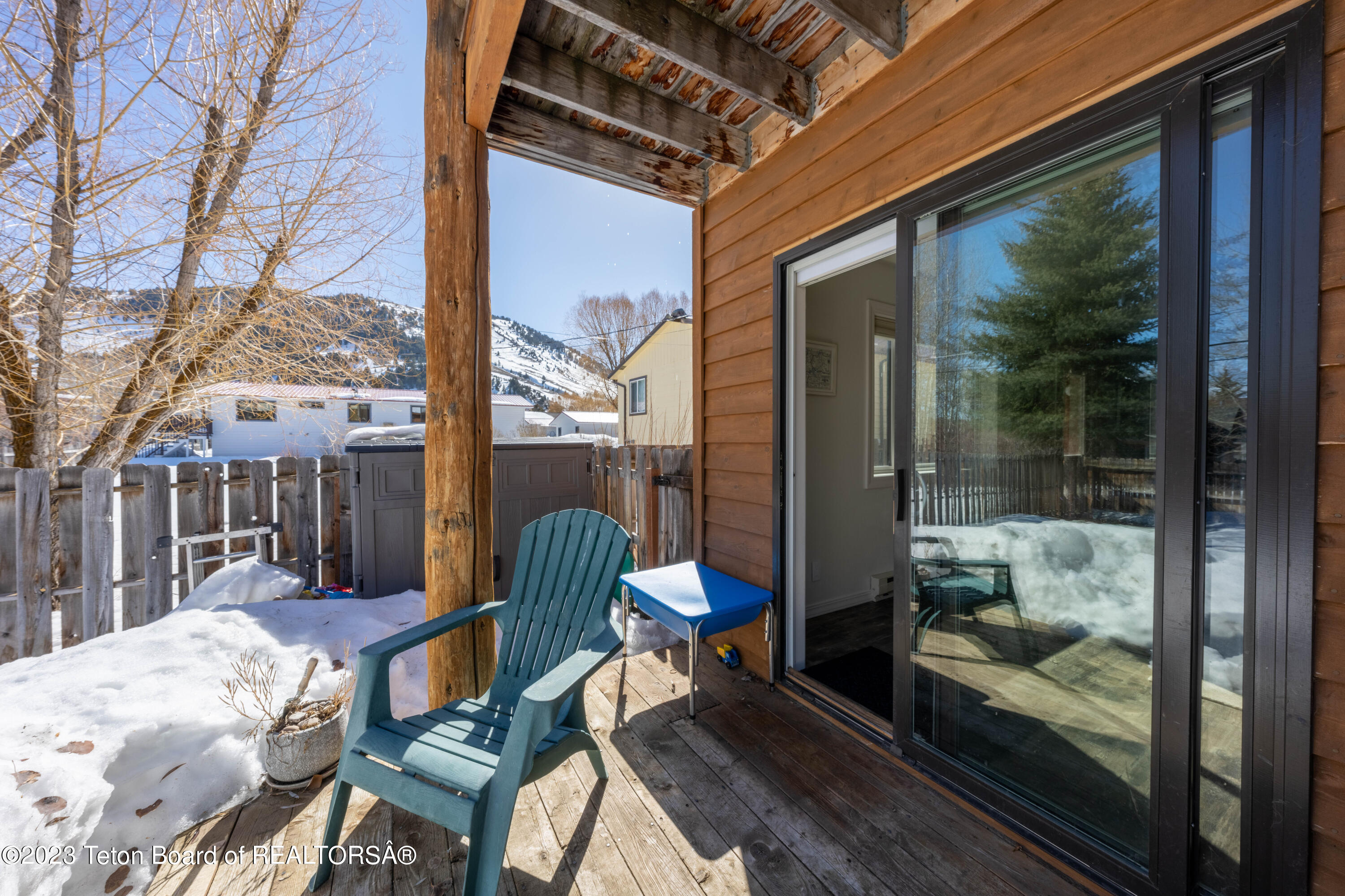 645 E SIMPSON Avenue