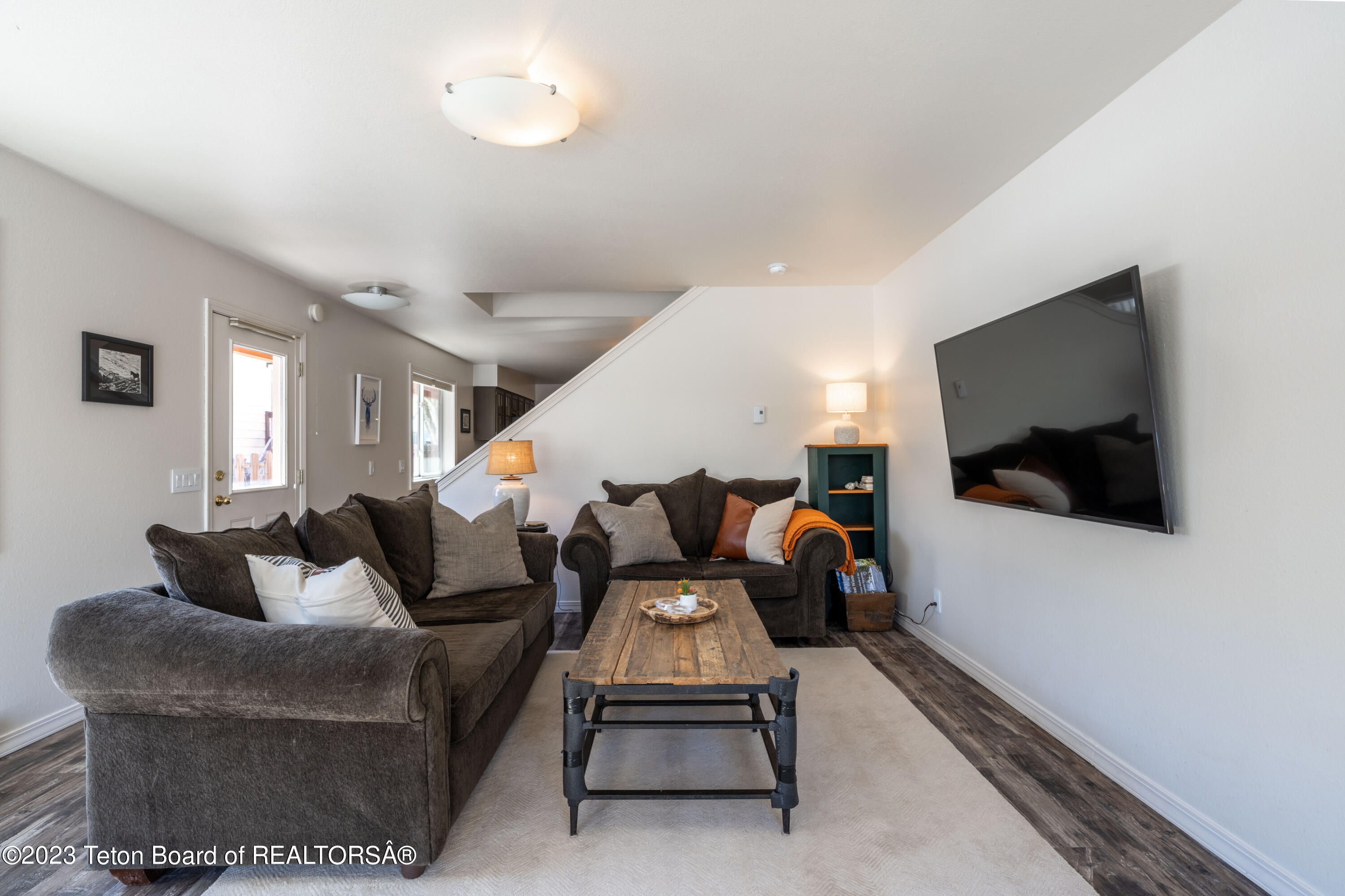 645 E SIMPSON Avenue