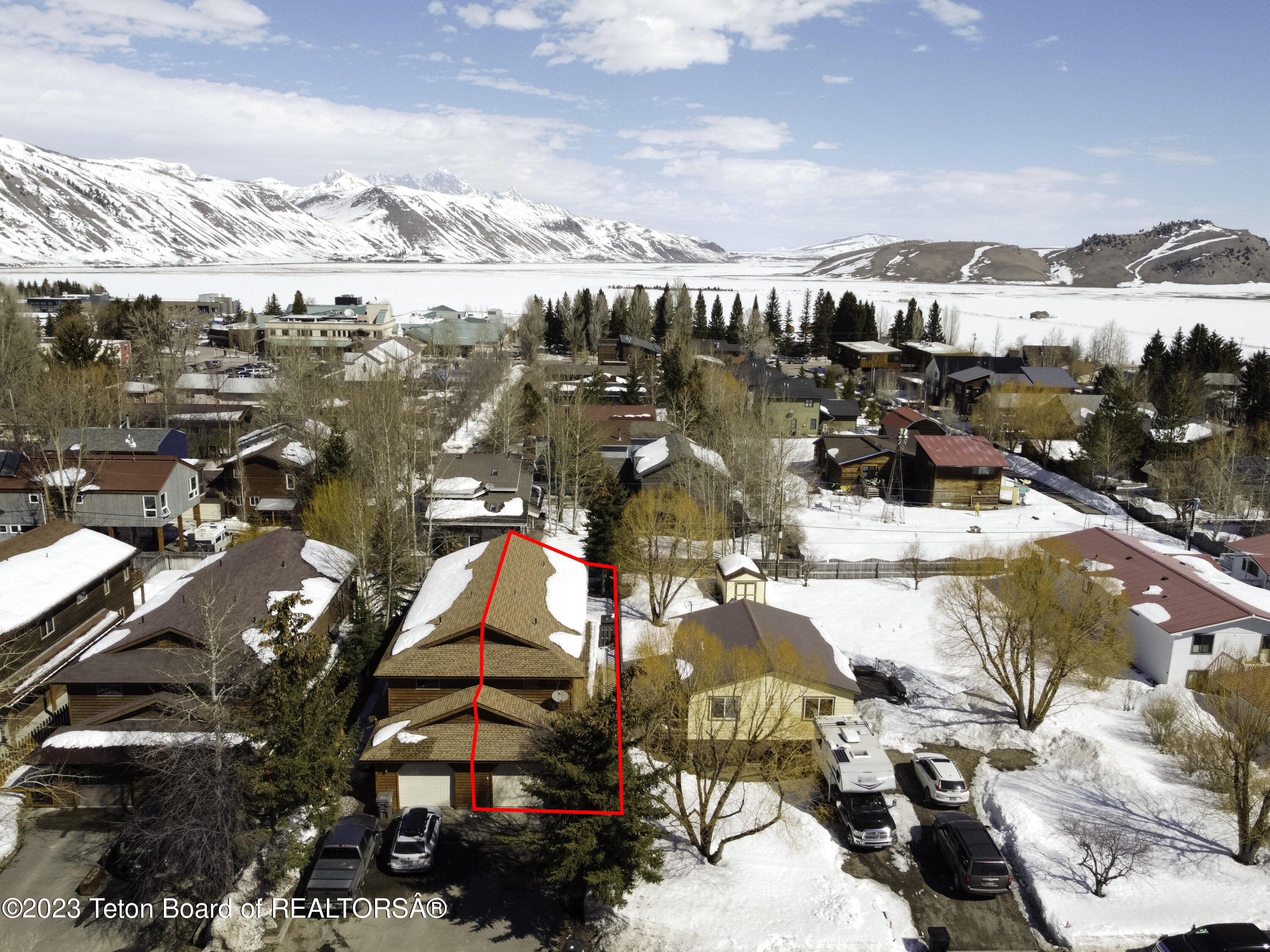 645 E SIMPSON Avenue