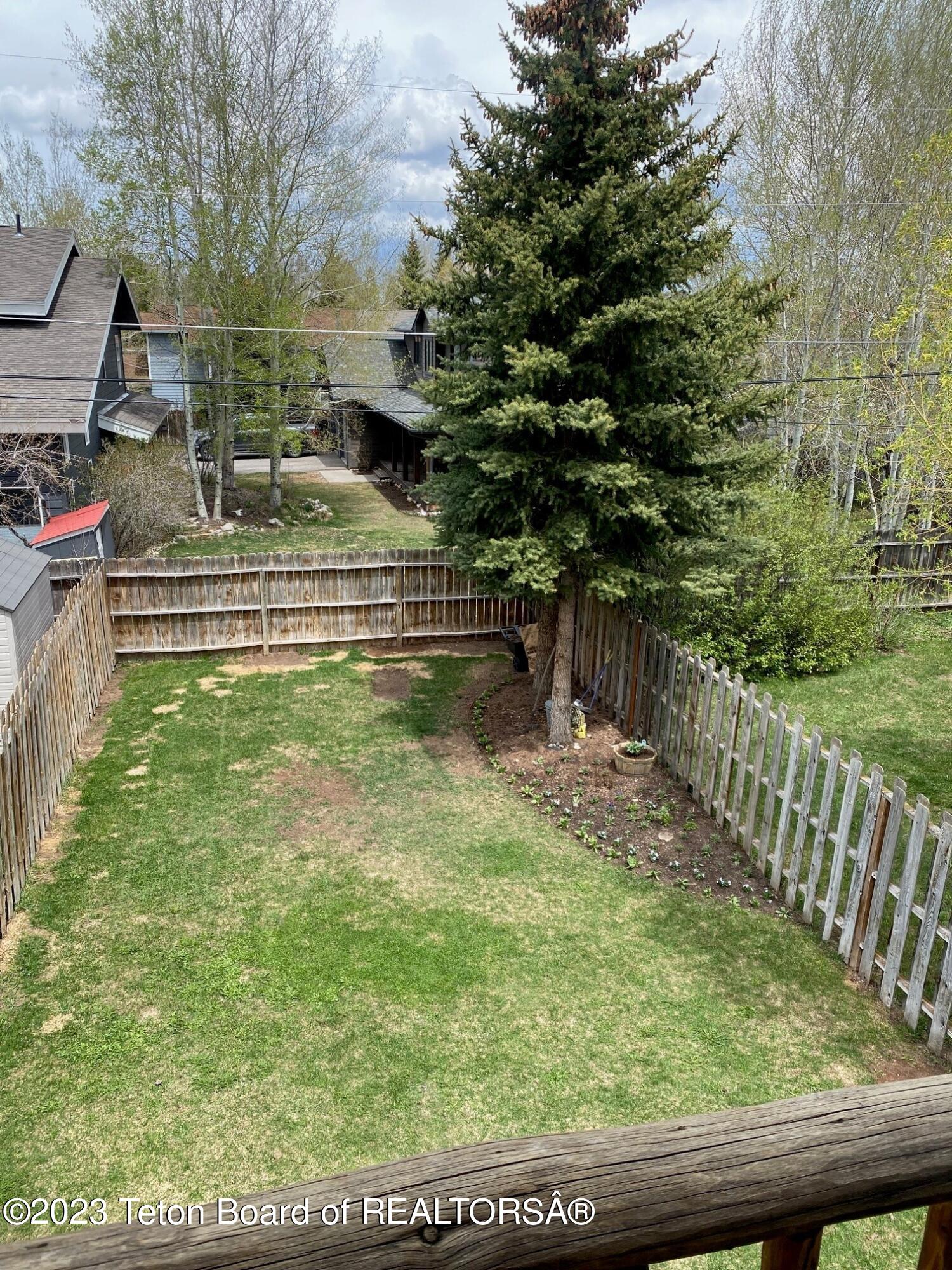 645 E SIMPSON Avenue